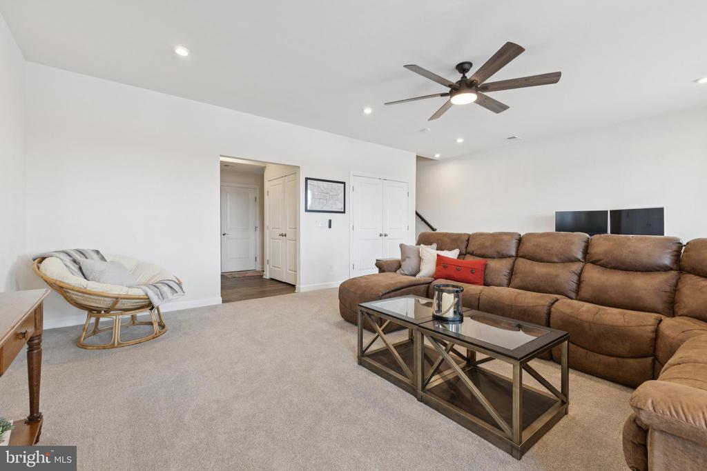 Alexandria, Virginia, 22306, United States, 3 Bedrooms Bedrooms, ,4 BathroomsBathrooms,Residential,For Sale,2019701