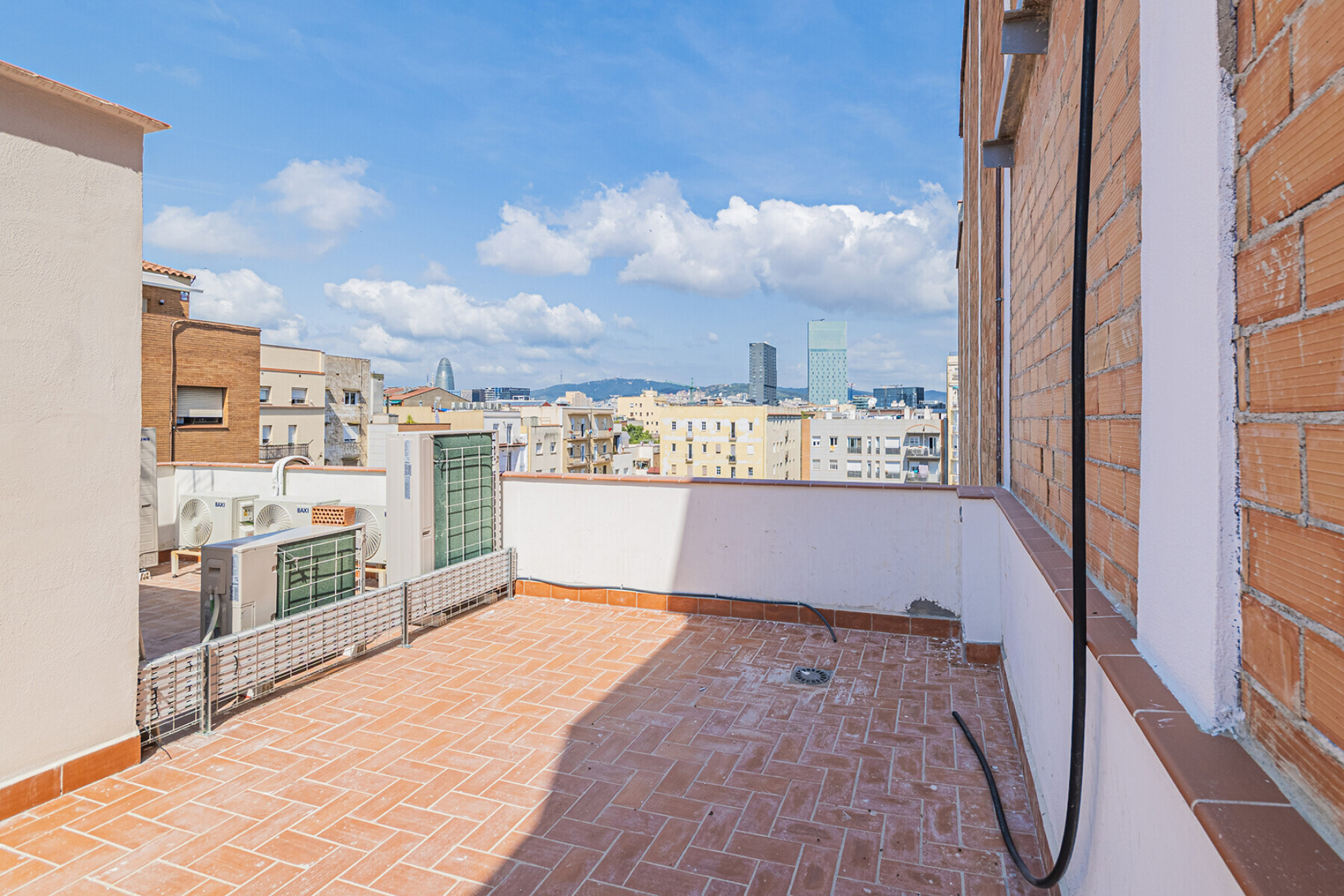  Newly constructed duplex penthouse near the beach - 物件實景