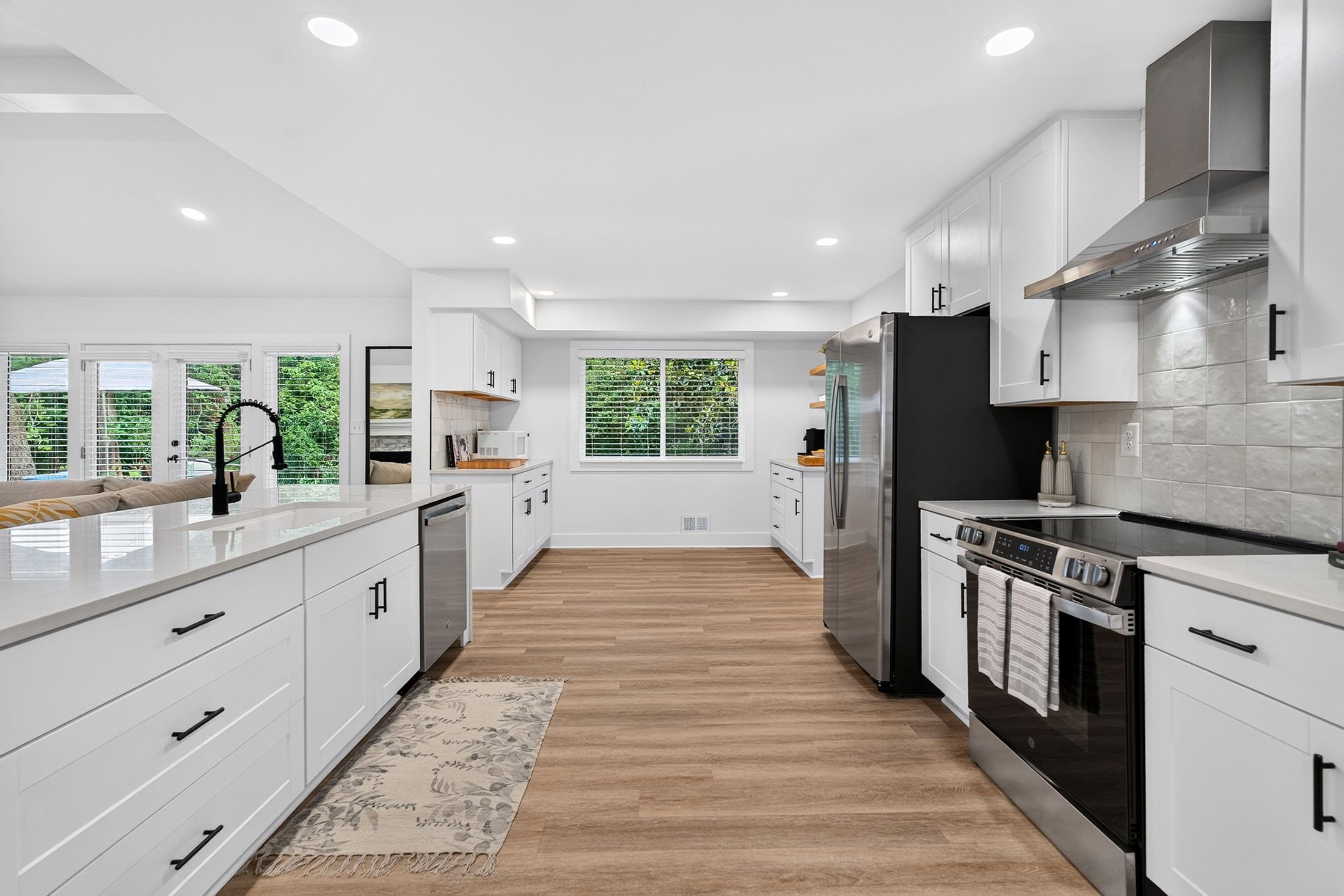  Completely Rebuilt from the Studs and Move-In Ready - 物件實景