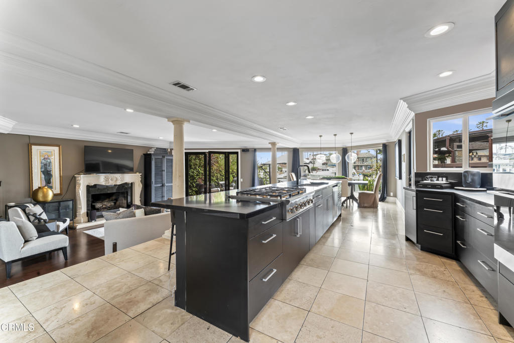Ventura, California, 93001, United States, 5 Bedrooms Bedrooms, ,3 BathroomsBathrooms,Residential,For Sale,1839007