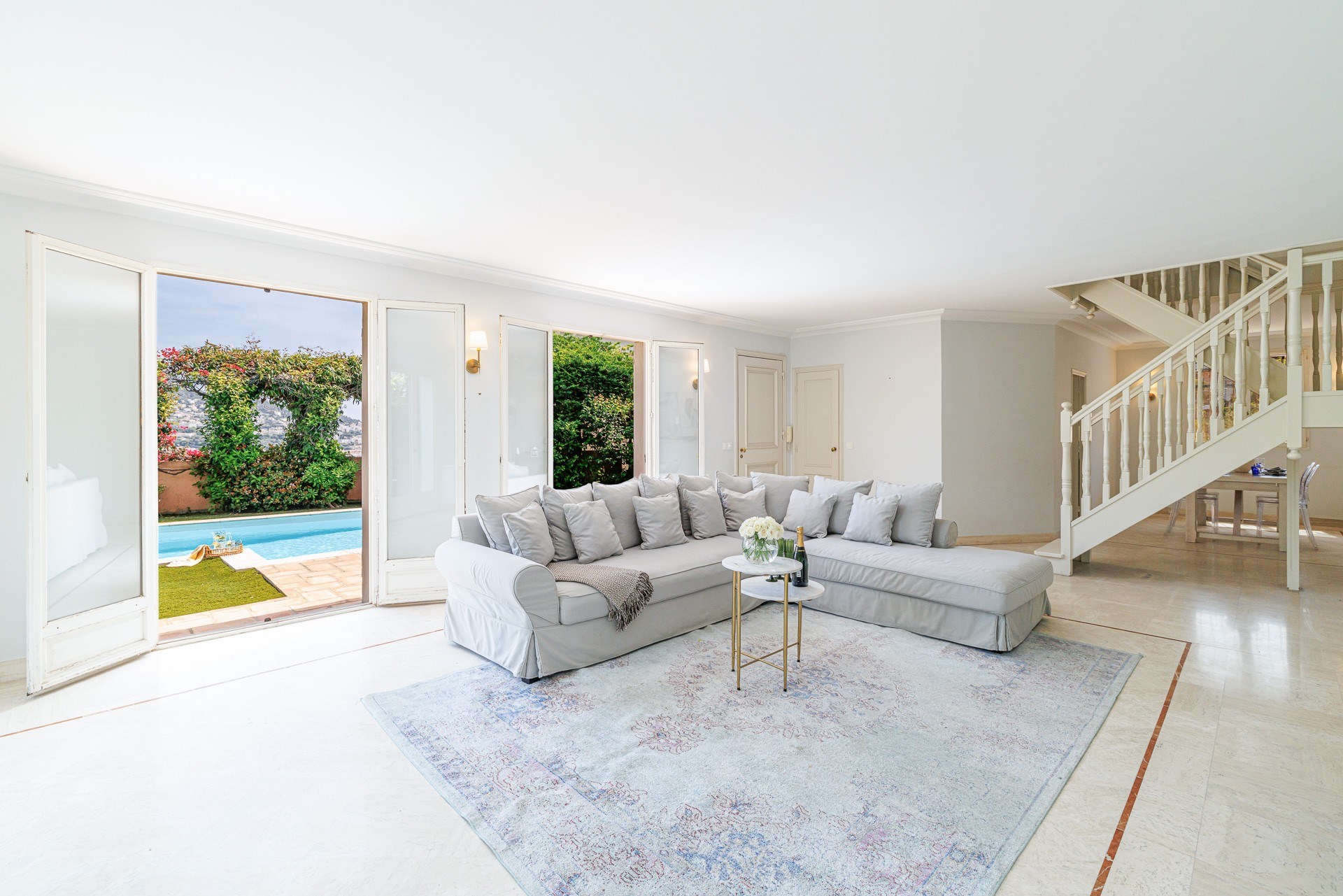  Nice Cimiez property with main house, 9 rental units, pool and large garage inv… - 物件實景