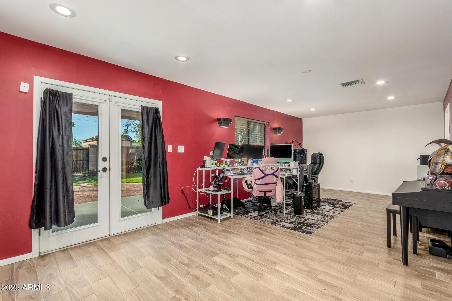 Phoenix, Arizona, 85008, United States, 4 Bedrooms Bedrooms, ,2 BathroomsBathrooms,Residential,For Sale,1999227