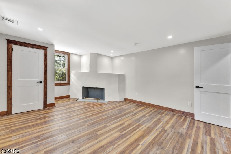 Blairstown Twp., New Jersey, 07825, United States, 4 Bedrooms Bedrooms, ,4 BathroomsBathrooms,Residential,For Sale,1901840