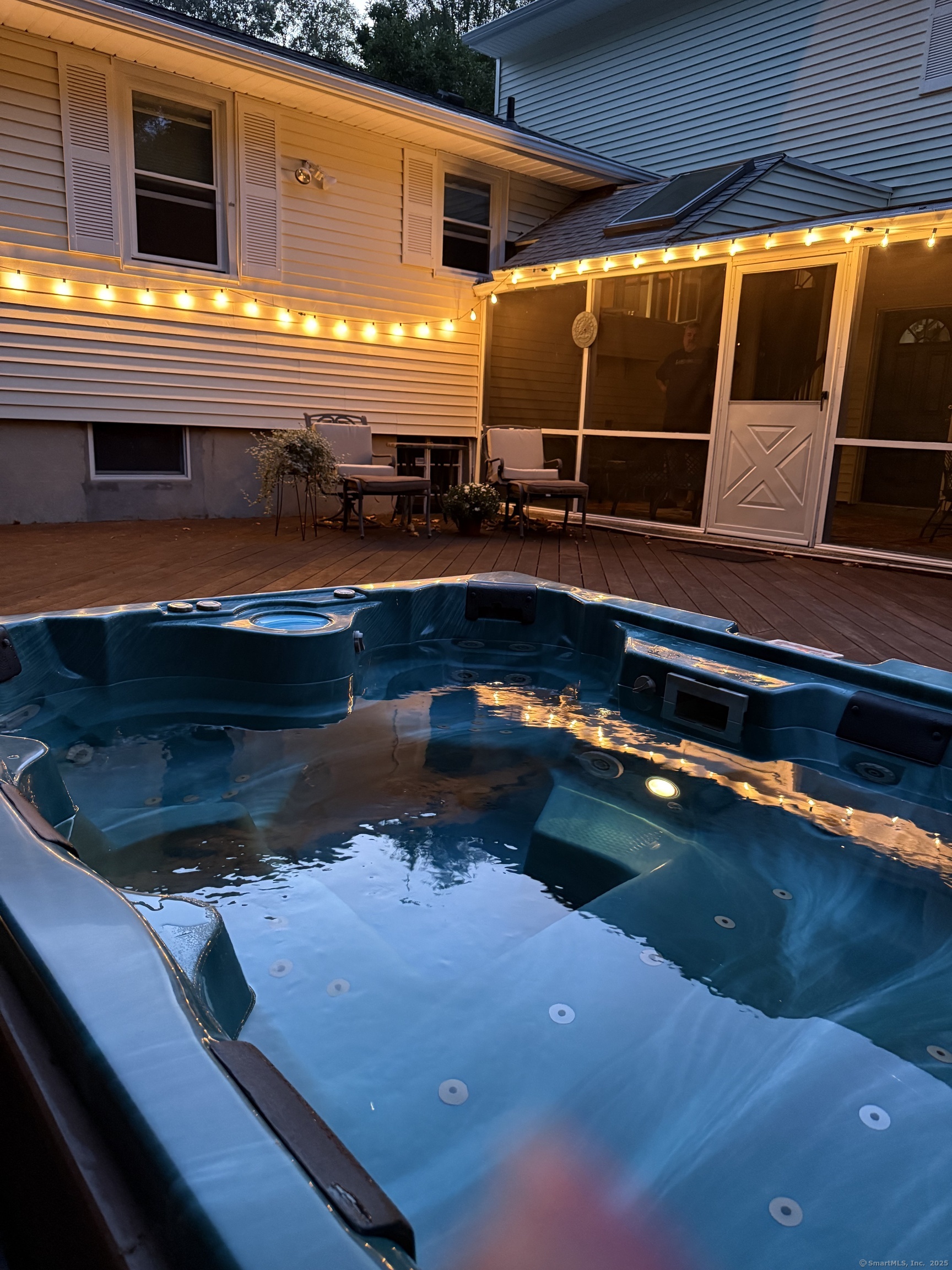 Norwalk, Connecticut, 06850, United States, 3 Bedrooms Bedrooms, ,2 BathroomsBathrooms,Residential,For Sale,1934607