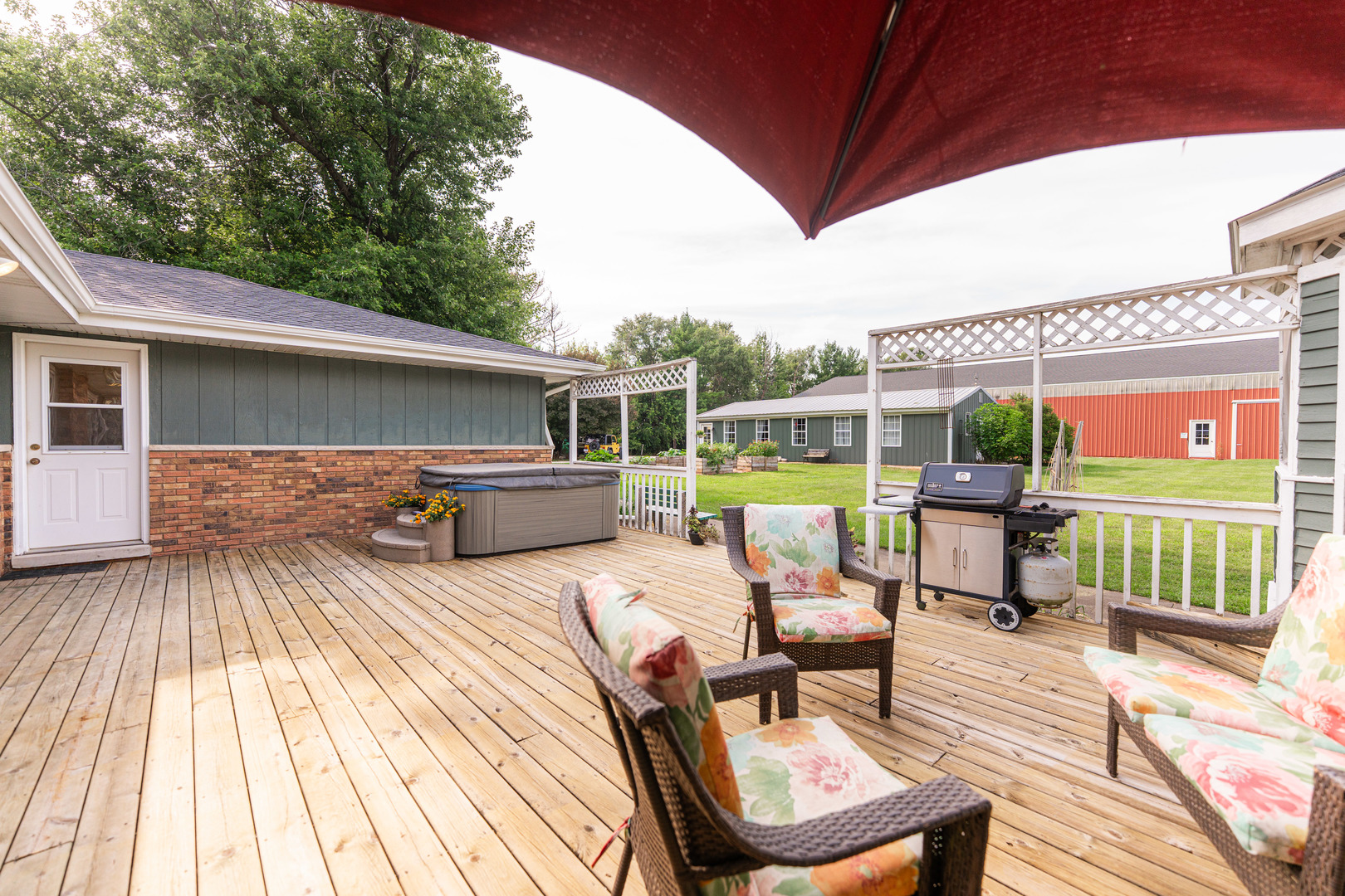 Hinckley, Illinois, 60520, United States, 3 Bedrooms Bedrooms, ,2 BathroomsBathrooms,Residential,For Sale,1921683