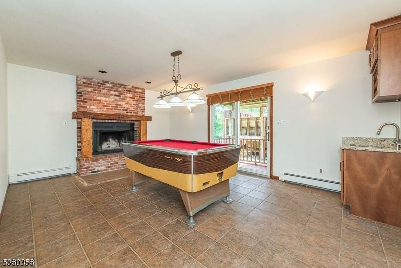 Montville Twp., New Jersey, 07082, United States, 4 Bedrooms Bedrooms, ,3 BathroomsBathrooms,Residential,For Sale,1834822