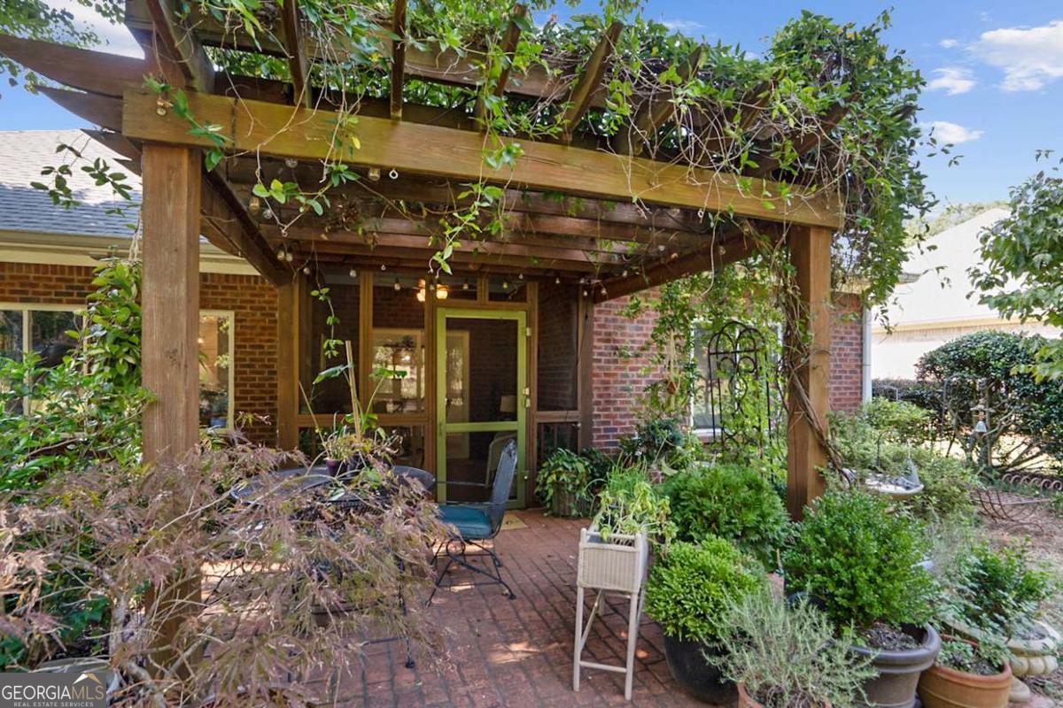 Watkinsville, Georgia, 30677, United States, 2 Bedrooms Bedrooms, ,2 BathroomsBathrooms,Residential,For Sale,1957394