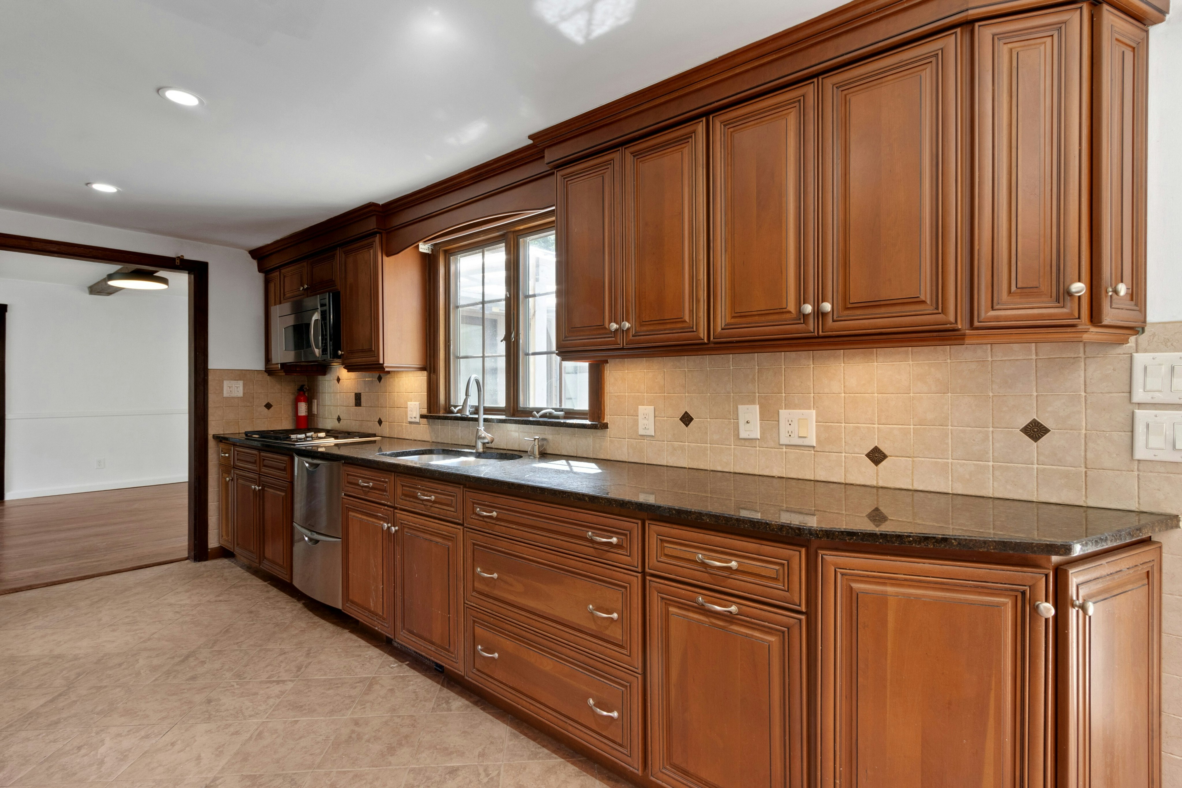  270 High Street, Closter, NJ 07624 - 物件實景