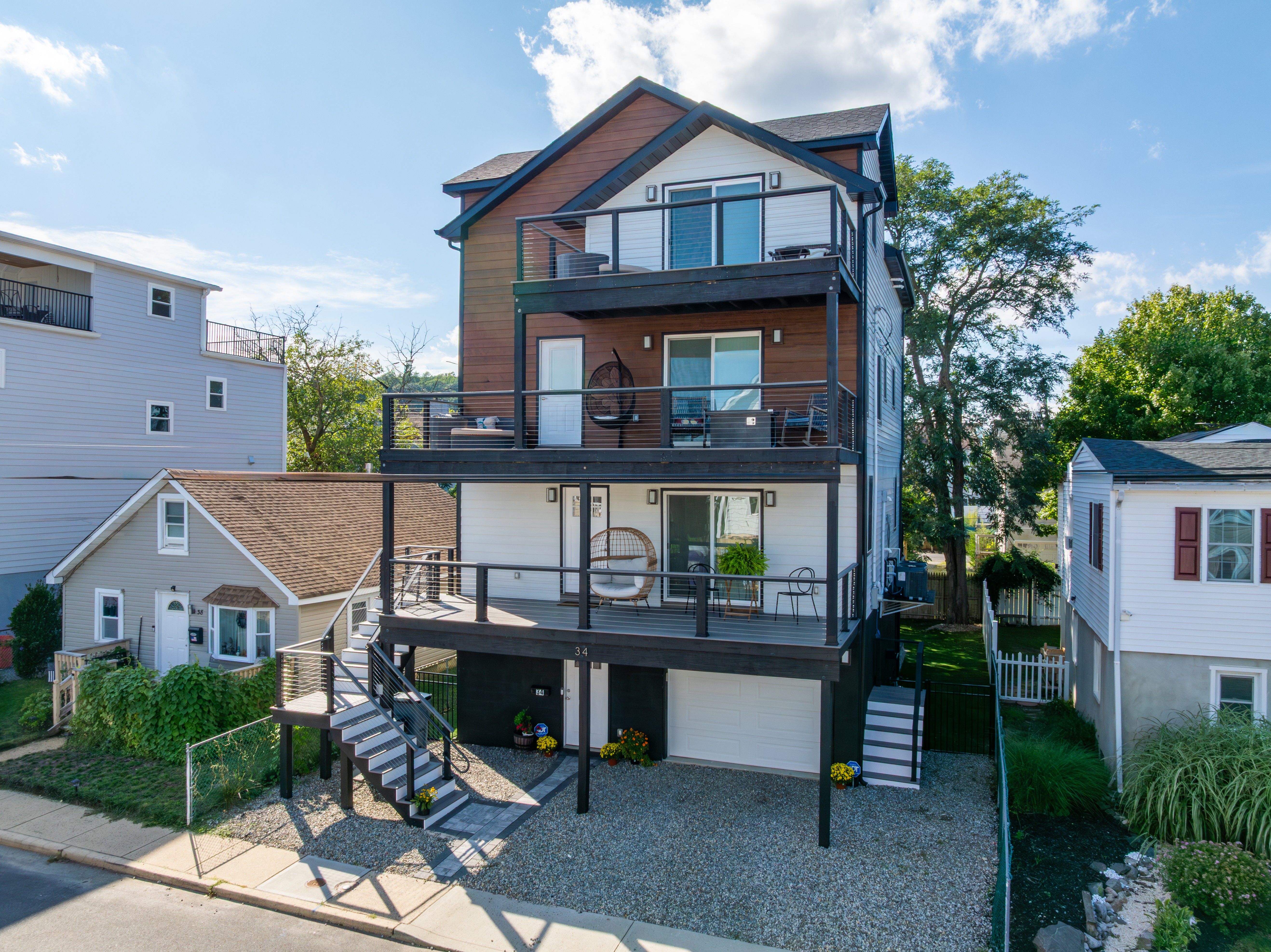  Live in Highlands - Custom Built Home - 物件實景
