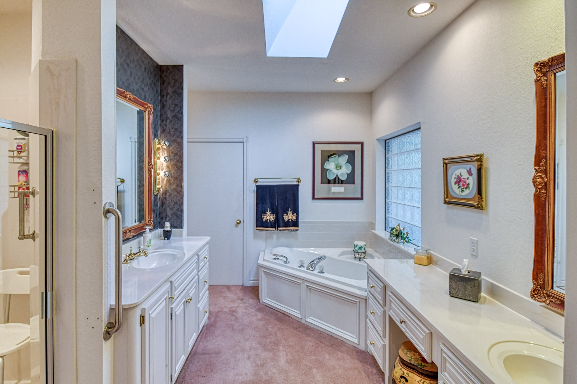 Norman, Oklahoma, 73072, United States, 4 Bedrooms Bedrooms, ,3 BathroomsBathrooms,Residential,For Sale,1967974