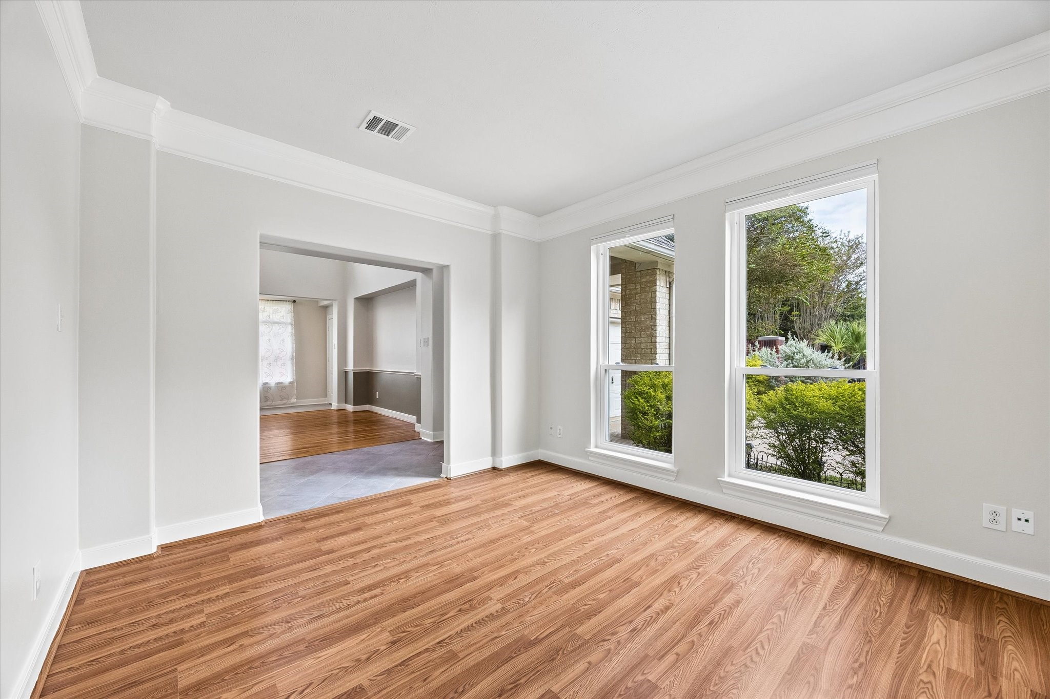  1502 Lakeside Enclave Drive - 物件實景