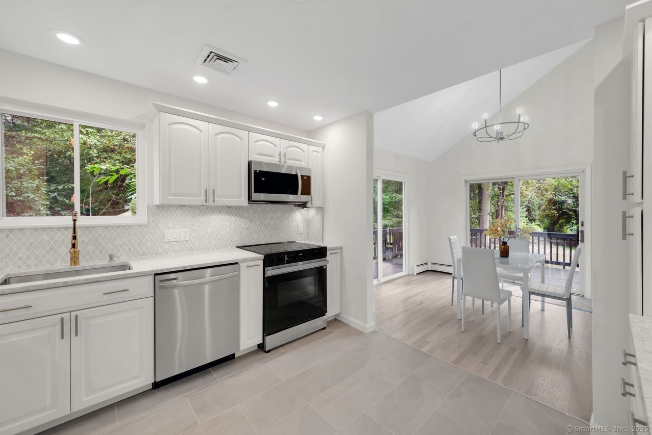 Milford, Connecticut, 06461, United States, 4 Bedrooms Bedrooms, ,3 BathroomsBathrooms,Residential,For Sale,1932741
