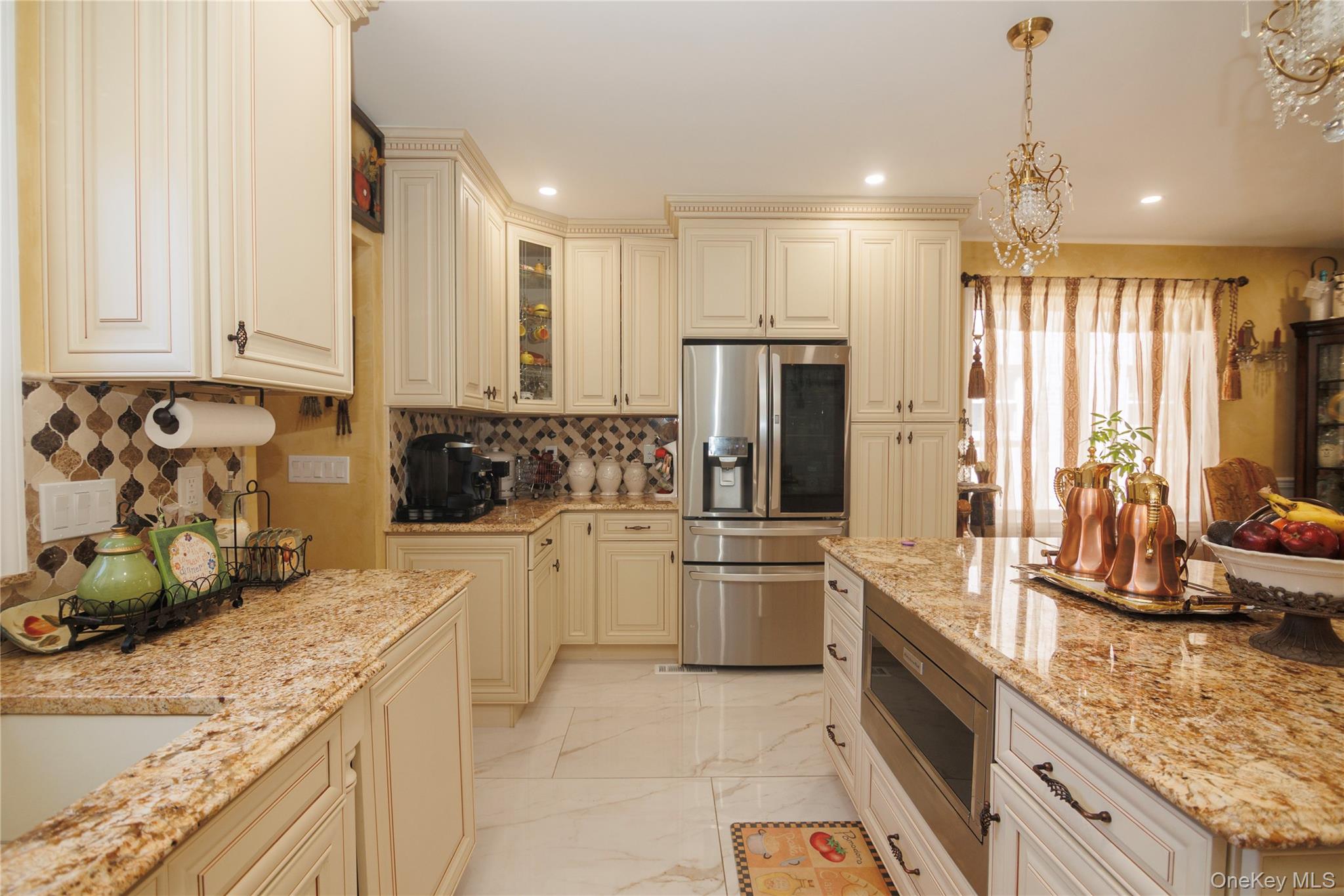 Bronx, New York, 10461, United States, 5 Bedrooms Bedrooms, ,3 BathroomsBathrooms,Residential,For Sale,2049005