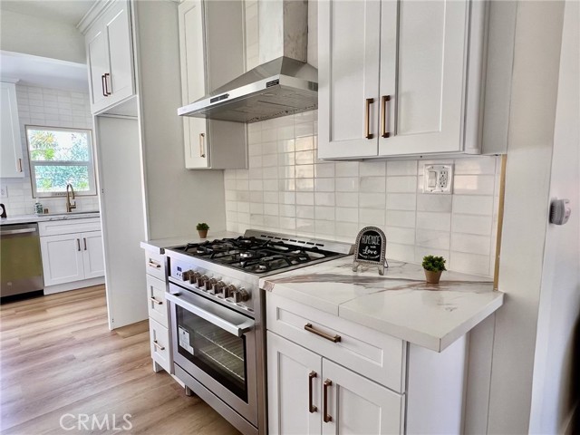 Los Angeles, California, 90032, United States, 4 Bedrooms Bedrooms, ,2 BathroomsBathrooms,Residential,For Sale,1916443