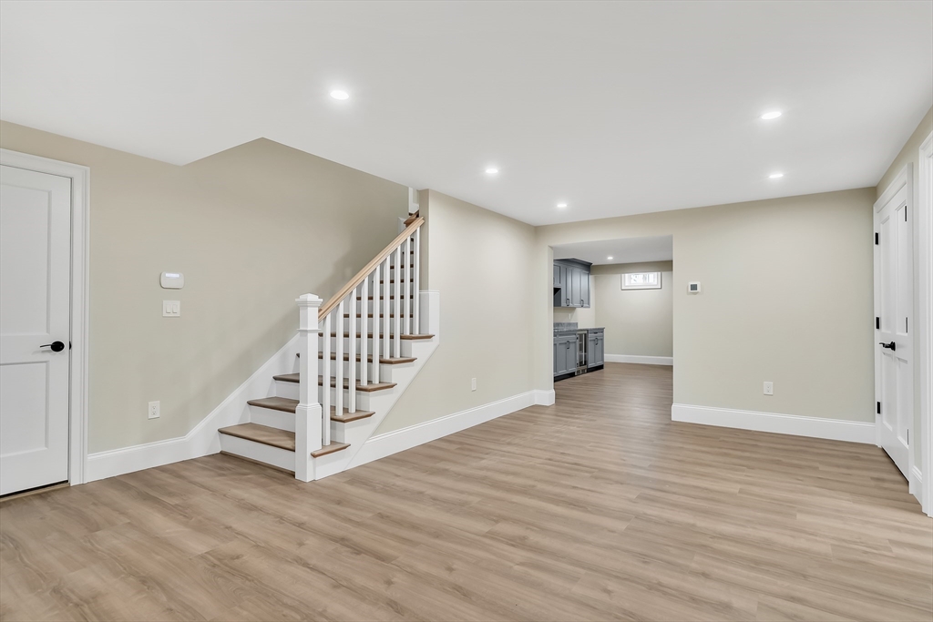 Lexington, Massachusetts, 02420, United States, 6 Bedrooms Bedrooms, ,7 BathroomsBathrooms,Residential,For Sale,1837719