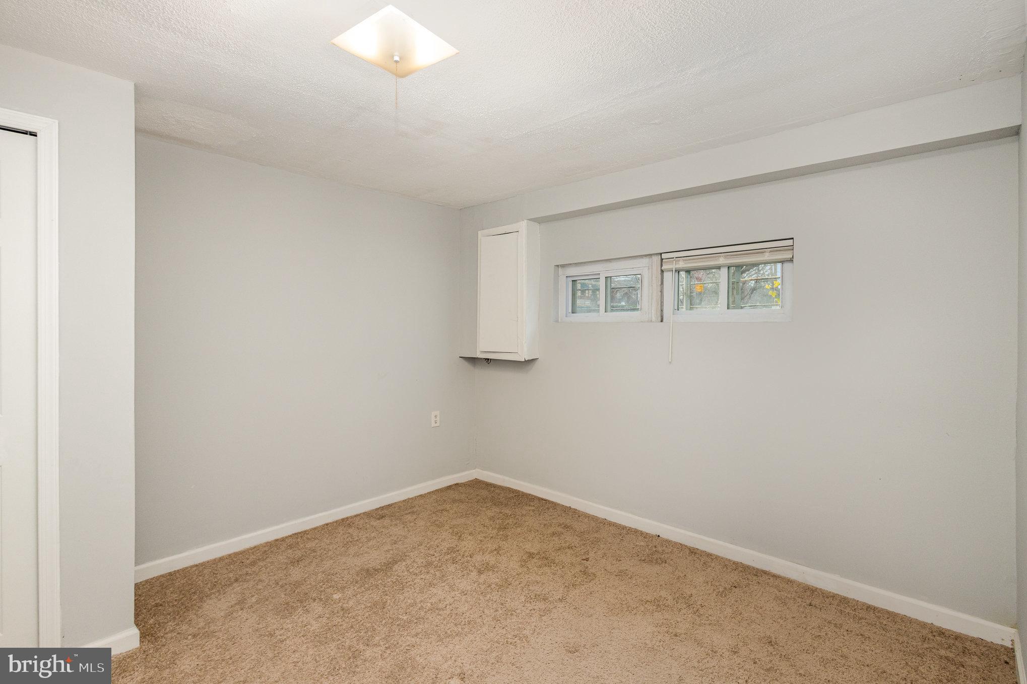 Washington, District of Columbia, 20011, United States, 3 Bedrooms Bedrooms, ,2 BathroomsBathrooms,Residential,For Sale,1999307