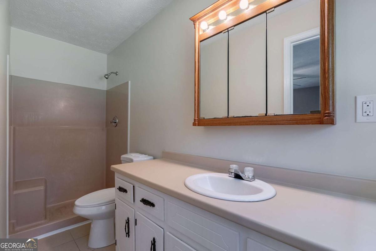 Statham, Georgia, 30666, United States, 3 Bedrooms Bedrooms, ,2 BathroomsBathrooms,Residential,For Sale,1882643