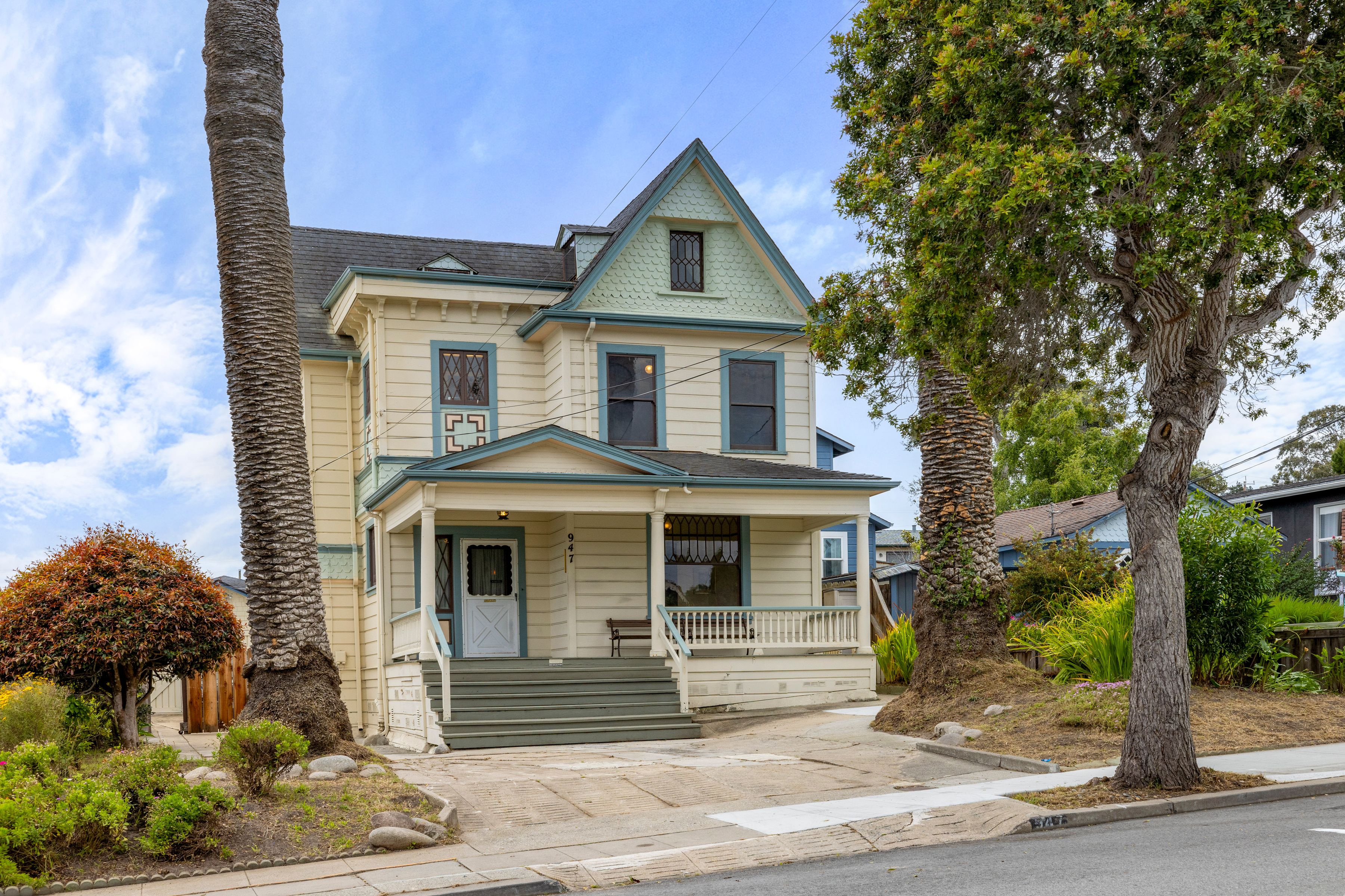  947 West Franklin Street - 物件實景