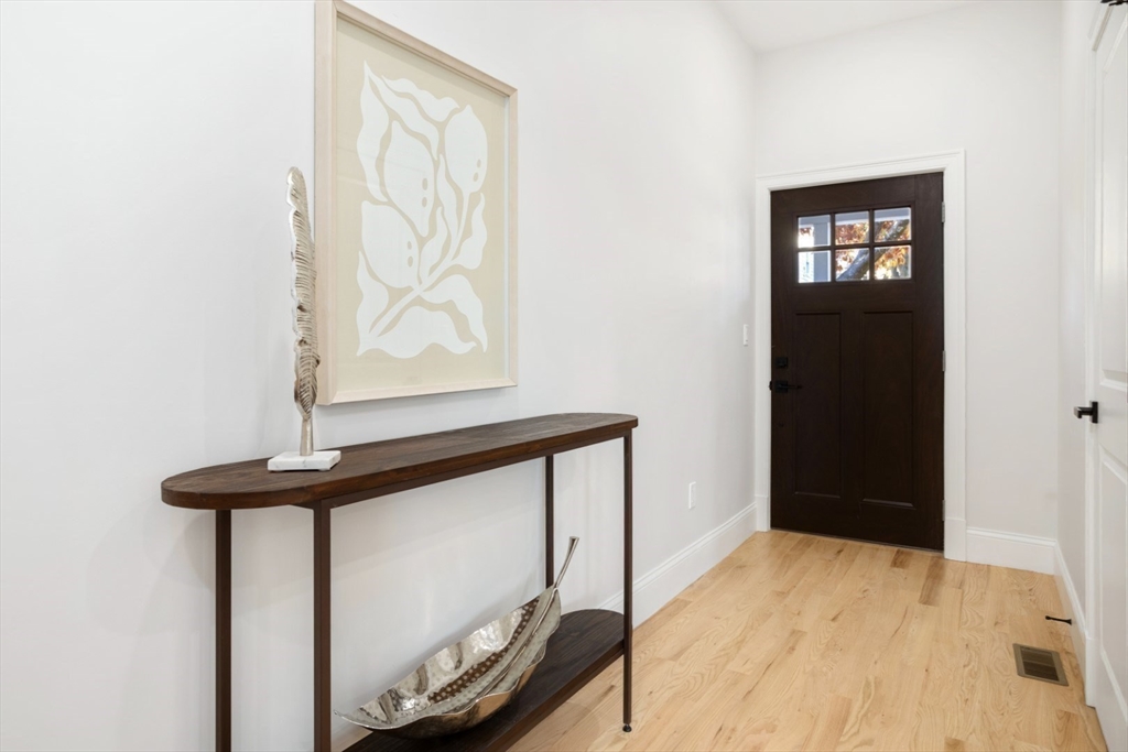 56 Putnam, 1, Somerville, Massachusetts, 02143, United States, 5 Bedrooms Bedrooms, ,3 BathroomsBathrooms,Residential,For Sale,56 Putnam , 1,1661296