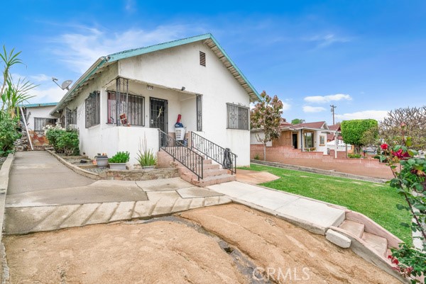 Los Angeles, California, 90023, United States, 4 Bedrooms Bedrooms, ,Residential,For Sale,1881360