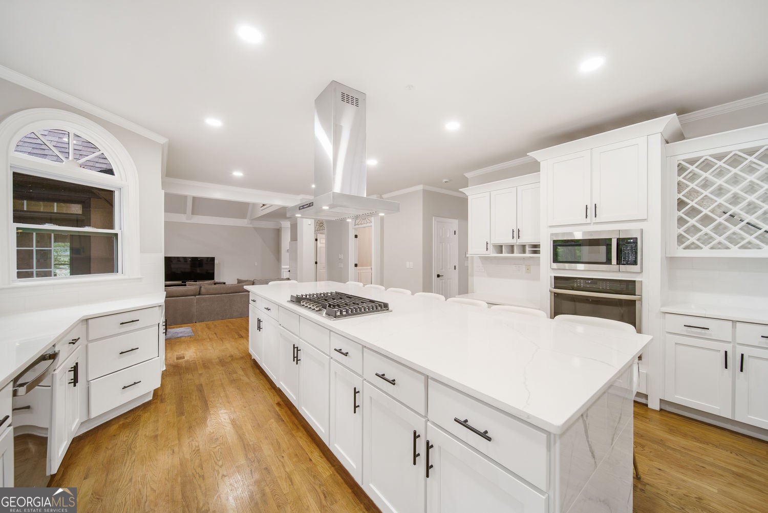 Atlanta, Georgia, 30350, United States, 8 Bedrooms Bedrooms, ,6 BathroomsBathrooms,Residential,For Sale,1992514