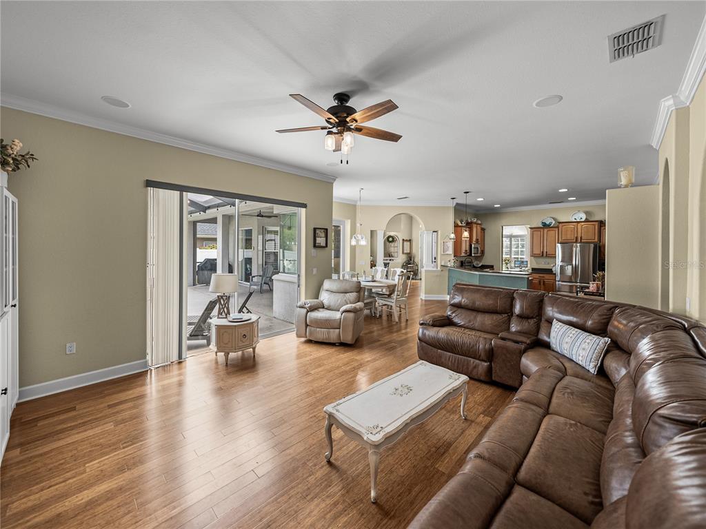 Lakeland, Florida, 33812, United States, 4 Bedrooms Bedrooms, ,3 BathroomsBathrooms,Residential,For Sale,1898596