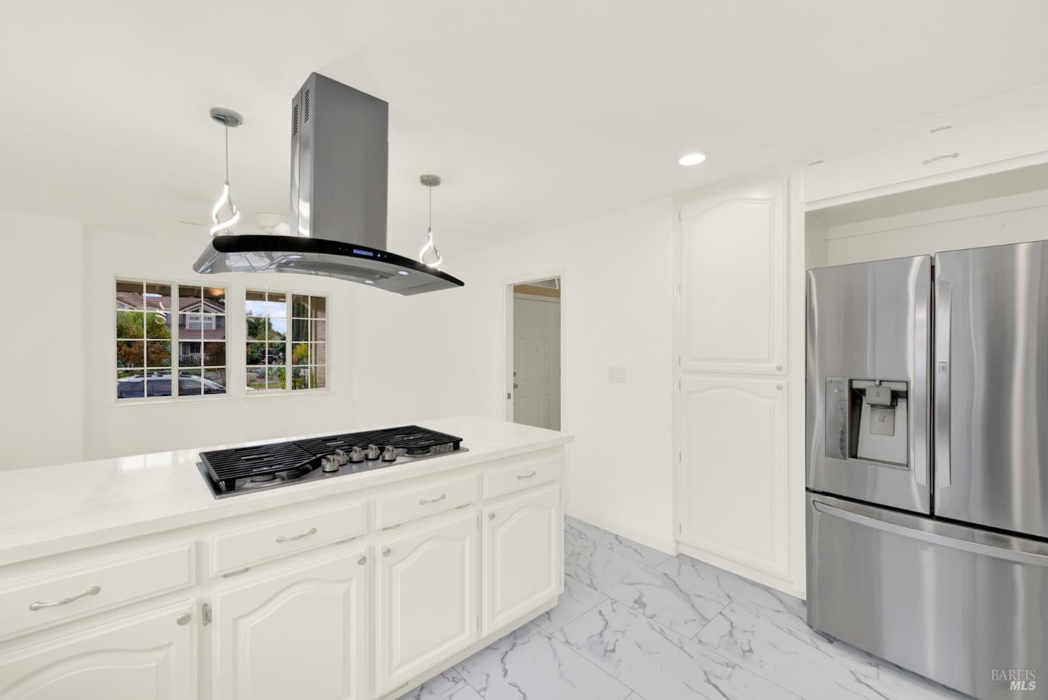 Dixon, California, 95620, United States, 5 Bedrooms Bedrooms, ,3 BathroomsBathrooms,Residential,For Sale,1992877