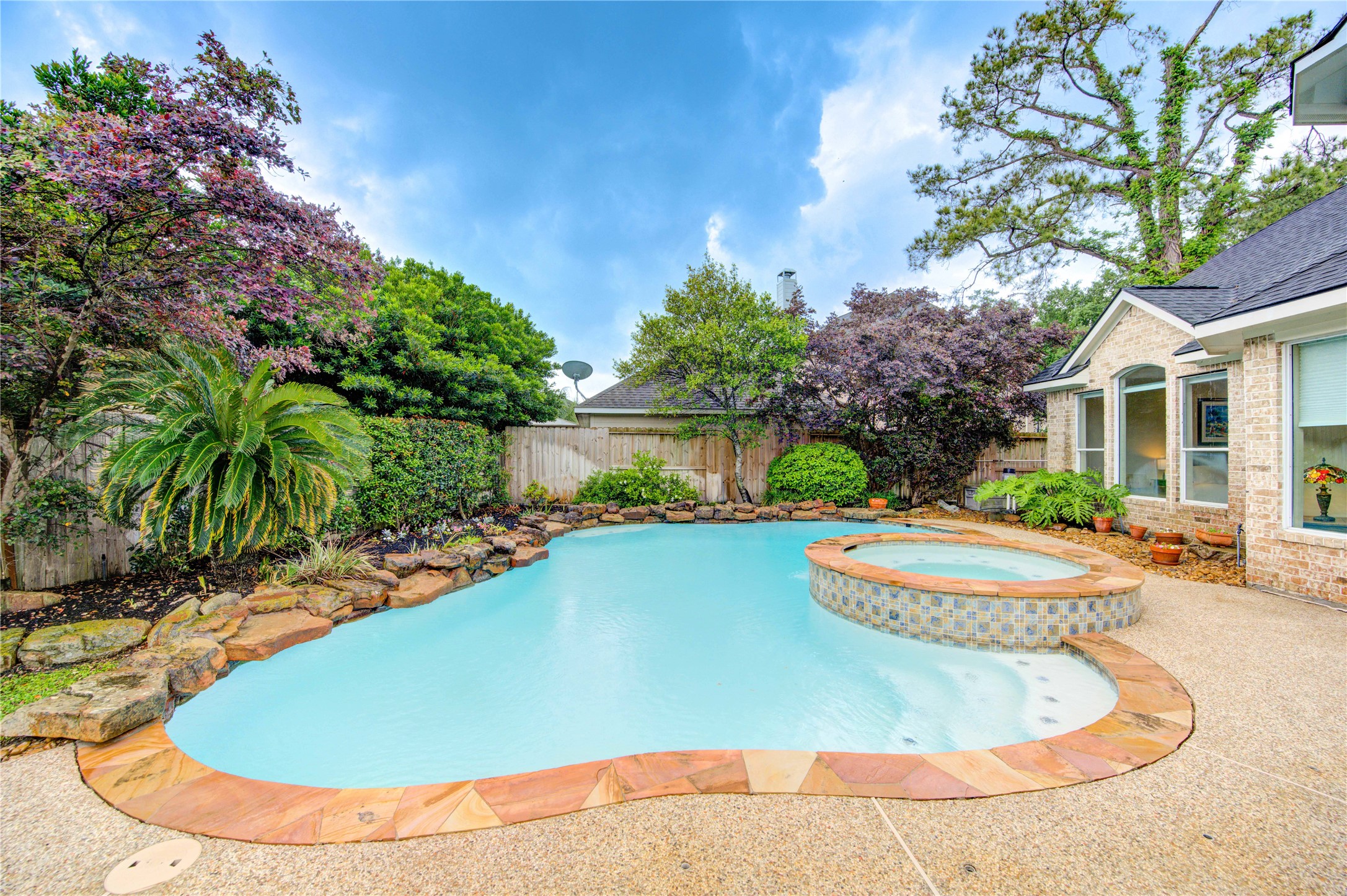  18 Arbor Bend Drive - 物件實景