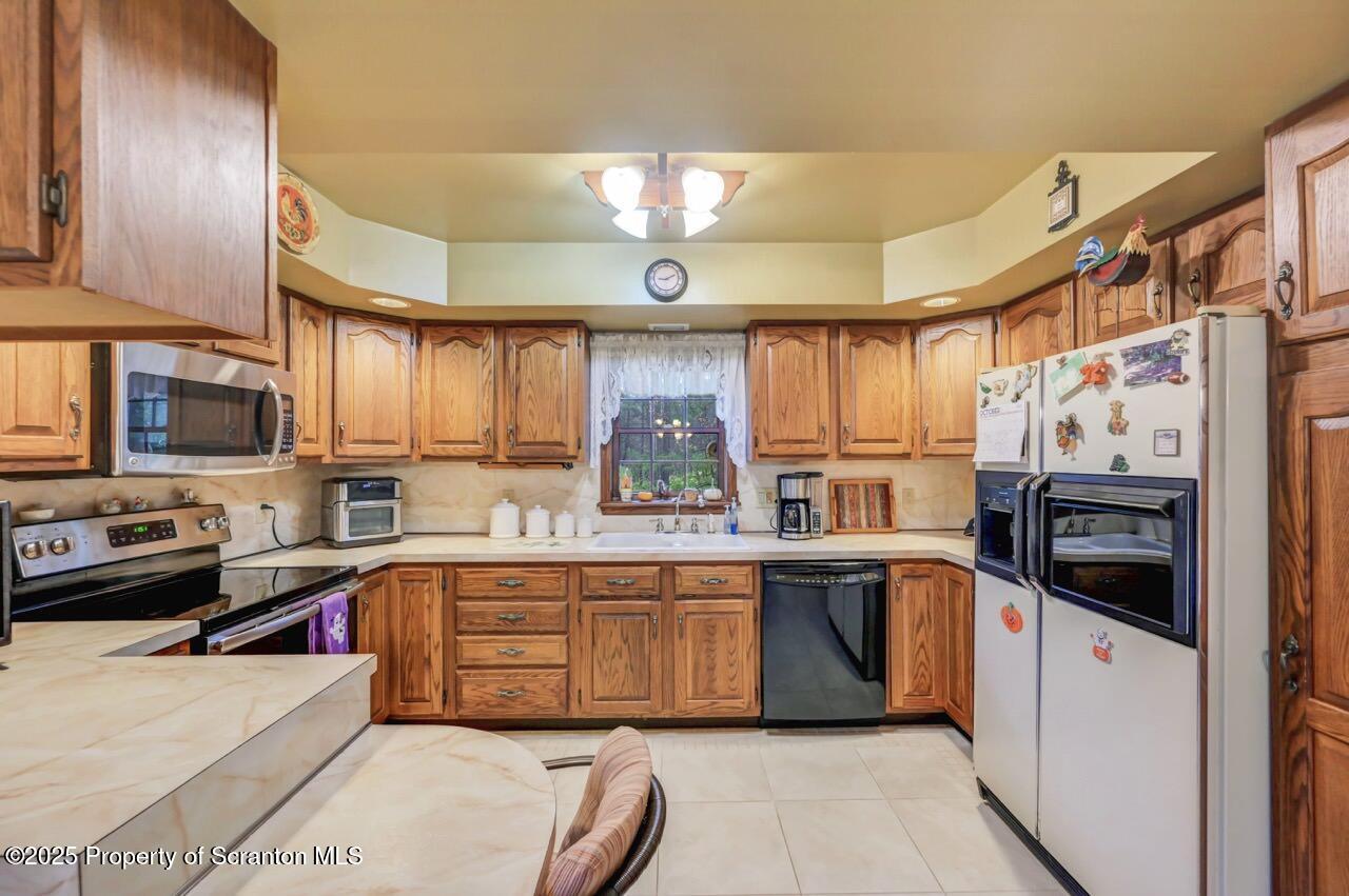 Gouldsboro, Pennsylvania, 18424, United States, 4 Bedrooms Bedrooms, ,3 BathroomsBathrooms,Residential,For Sale,1998512