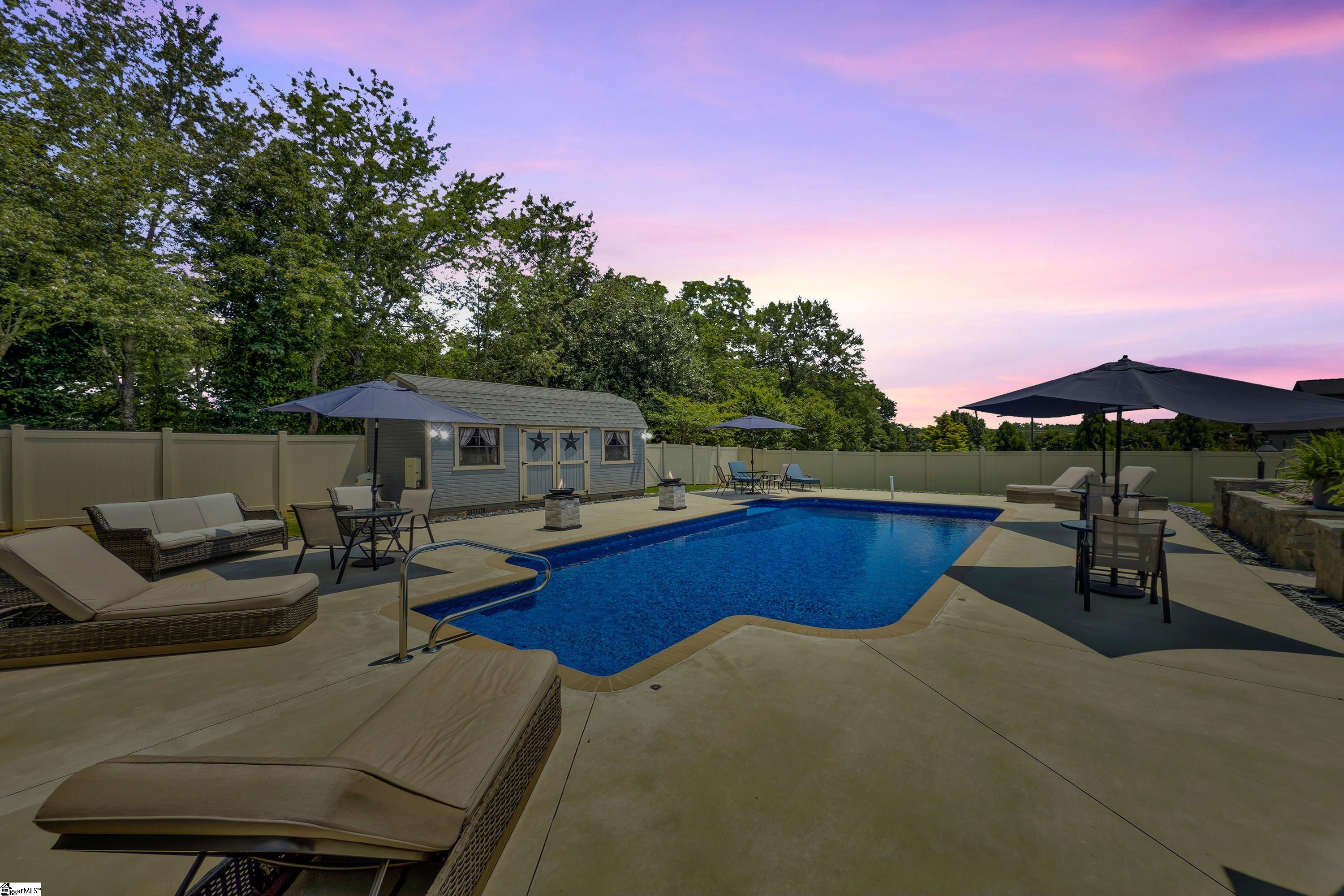 Simpsonville, South Carolina, 29681, United States, 5 Bedrooms Bedrooms, ,4 BathroomsBathrooms,Residential,For Sale,1885438