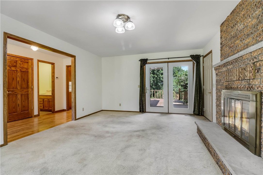 Altoona, Wisconsin, 54720, United States, 4 Bedrooms Bedrooms, ,3 BathroomsBathrooms,Residential,For Sale,1891343