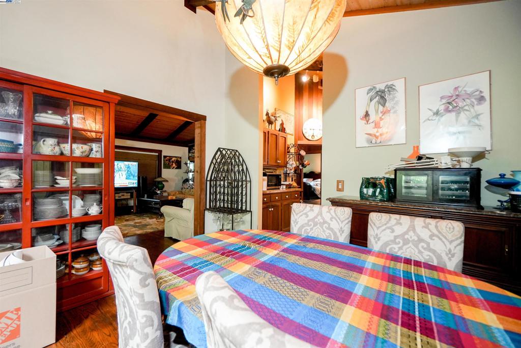 San Rafael, California, 94903-3840, United States, 3 Bedrooms Bedrooms, ,3 BathroomsBathrooms,Residential,For Sale,1987101