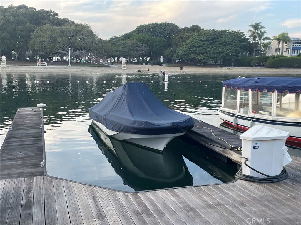 Huntington Beach, California, 92649, United States, 5 Bedrooms Bedrooms, ,5 BathroomsBathrooms,Residential,For Sale,1991081