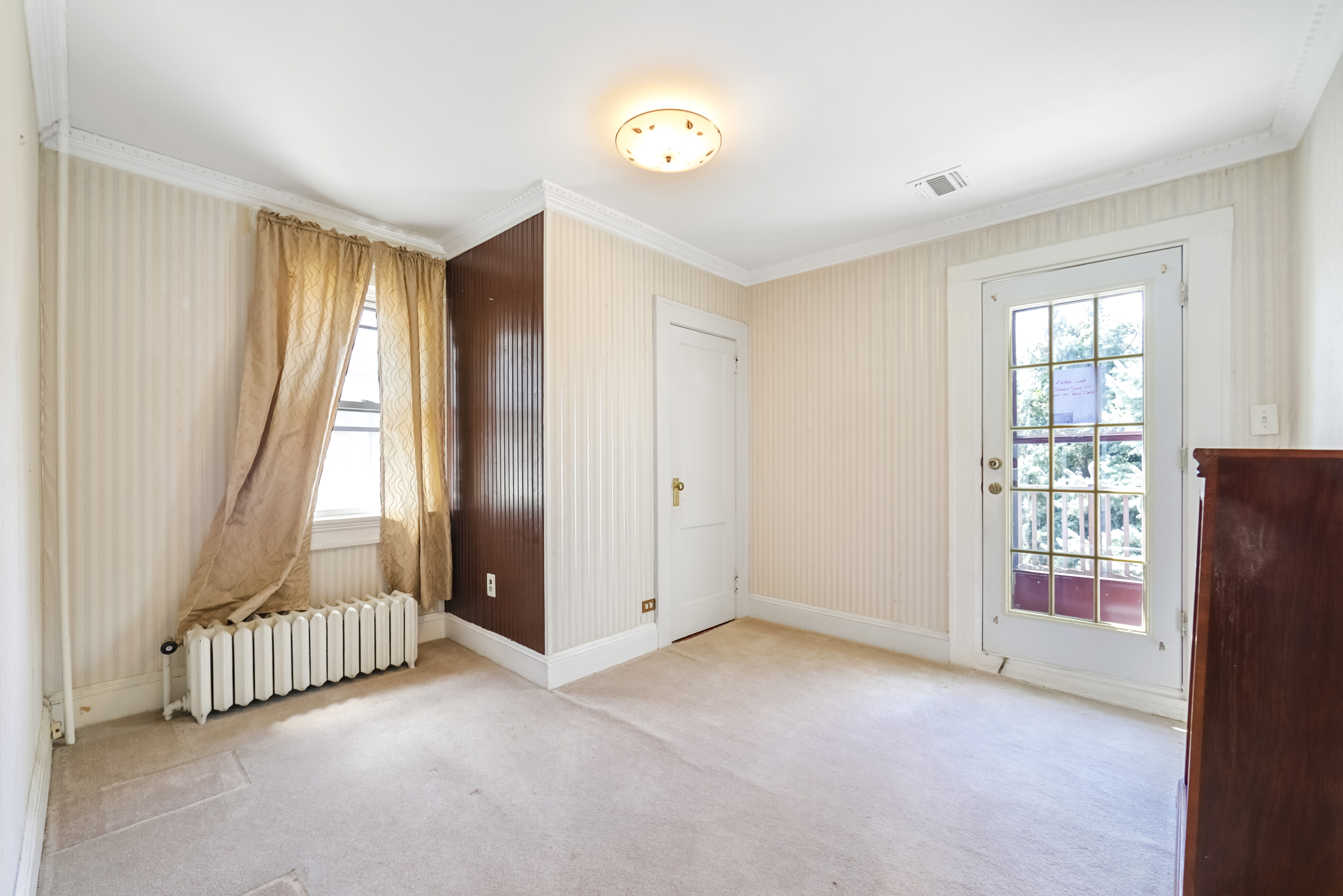 Cliffside Park, New Jersey, 07010, United States, 3 Bedrooms Bedrooms, ,3 BathroomsBathrooms,Residential,For Sale,1980135