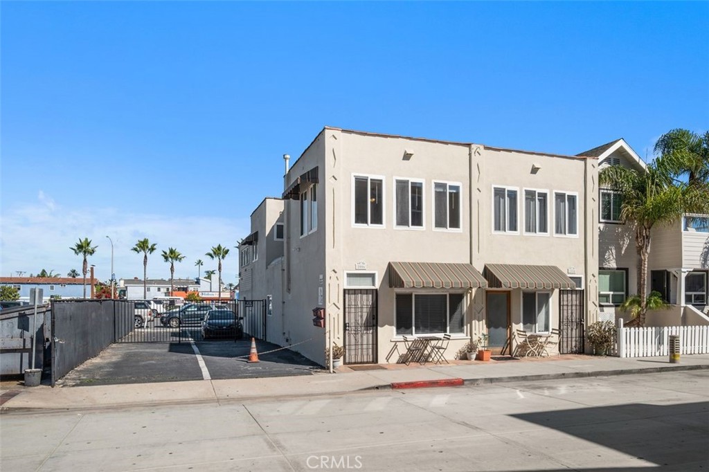 Newport Beach, California, 92663, United States, ,Residential,For Sale,1987612