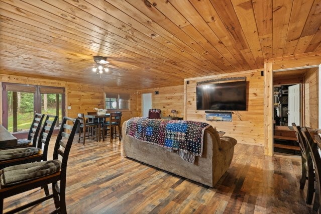 Ellijay, Georgia, 30540, United States, 4 Bedrooms Bedrooms, ,3 BathroomsBathrooms,Residential,For Sale,1910831