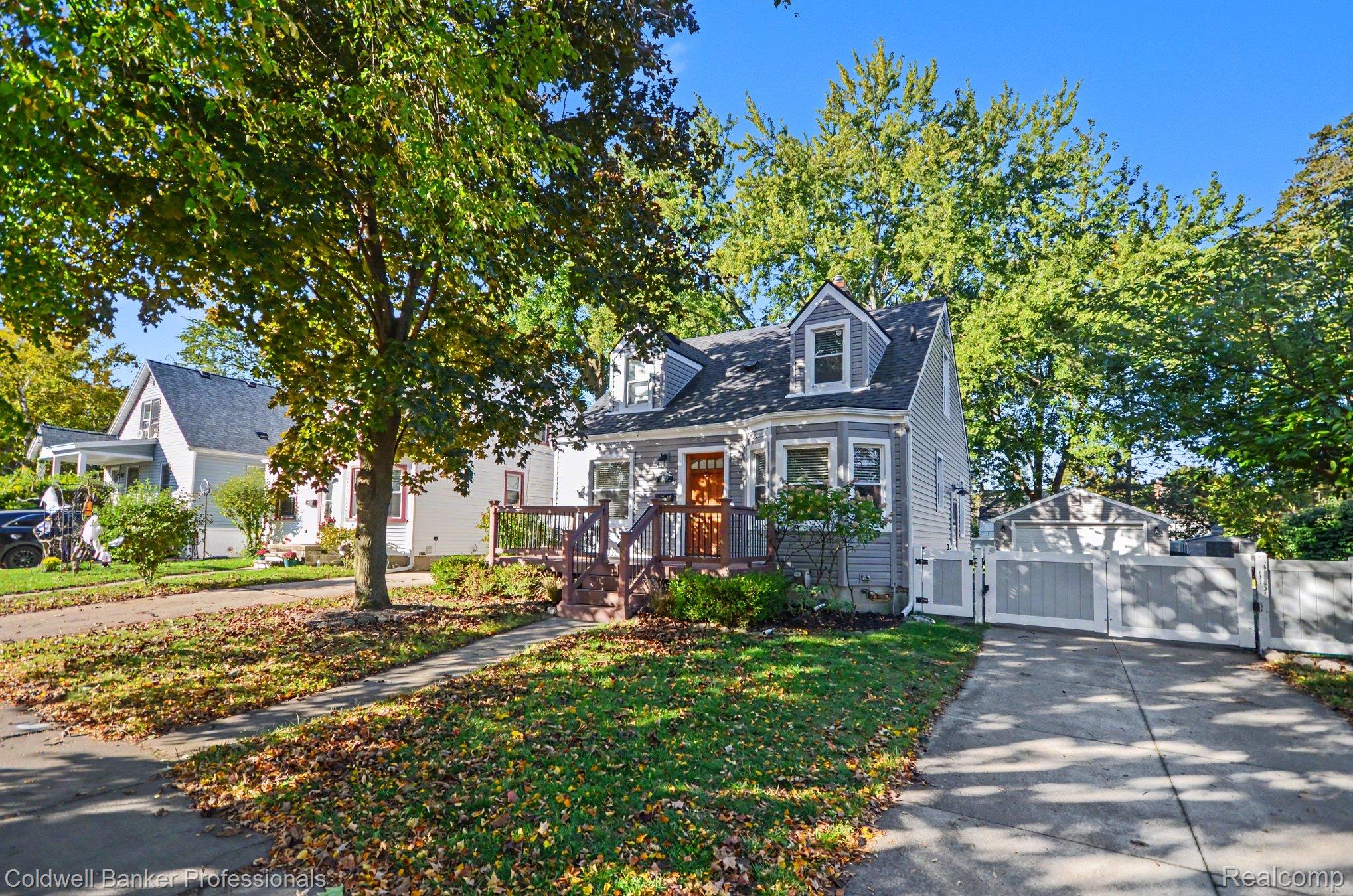 Altadena Ave, Royal Oak, MI 48067