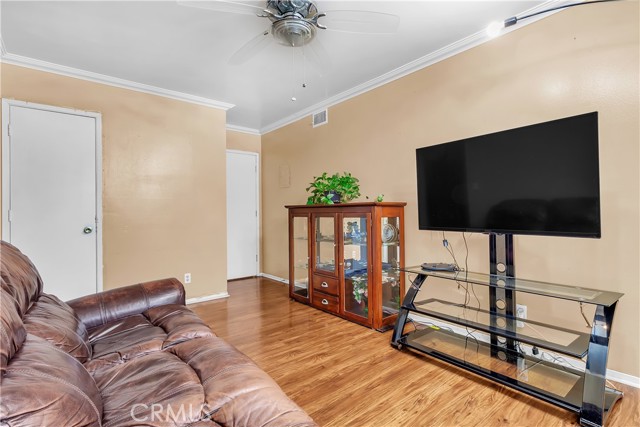 Lynwood, California, 90262, United States, 5 Bedrooms Bedrooms, ,2 BathroomsBathrooms,Residential,For Sale,1914118