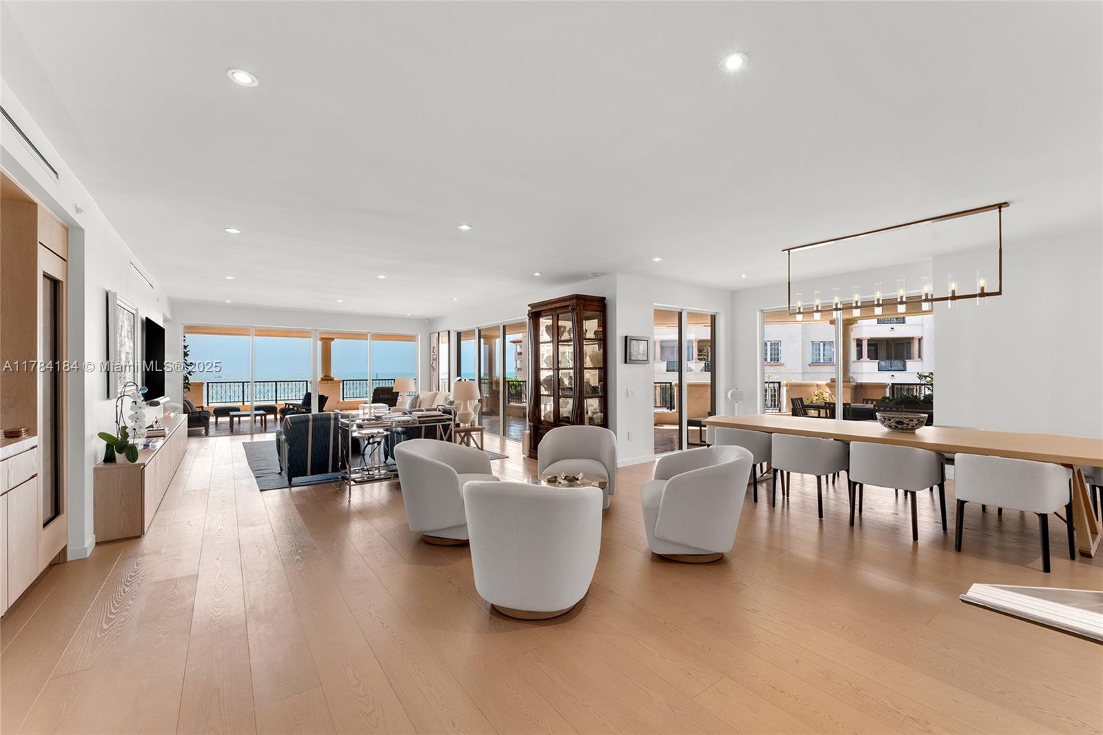 Miami Beach, Florida, 33109, United States, 3 Bedrooms Bedrooms, ,5 BathroomsBathrooms,Residential,For Sale,1770754