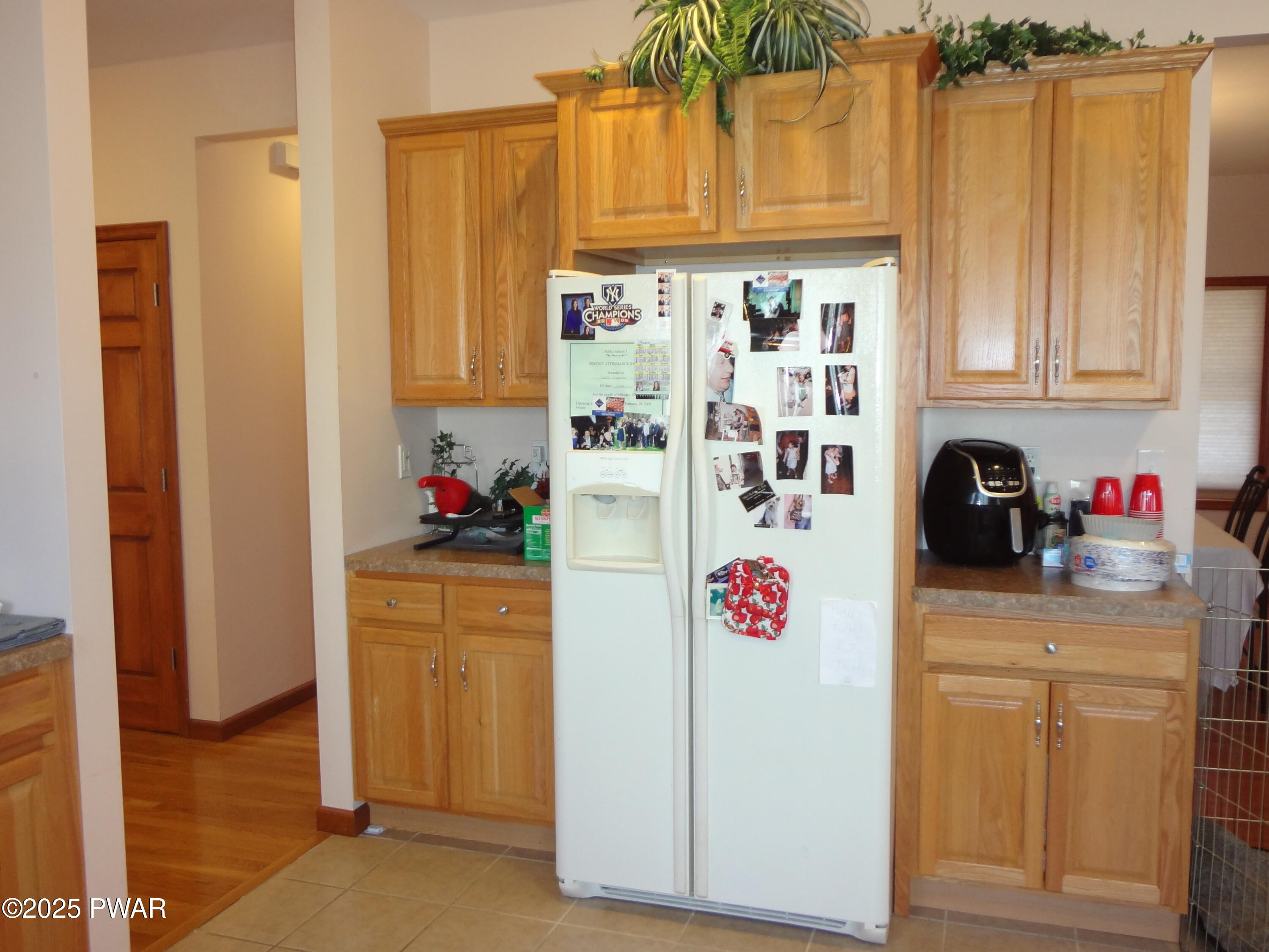 Hawley, Pennsylvania, 18428, United States, 4 Bedrooms Bedrooms, ,3 BathroomsBathrooms,Residential,For Sale,1983271