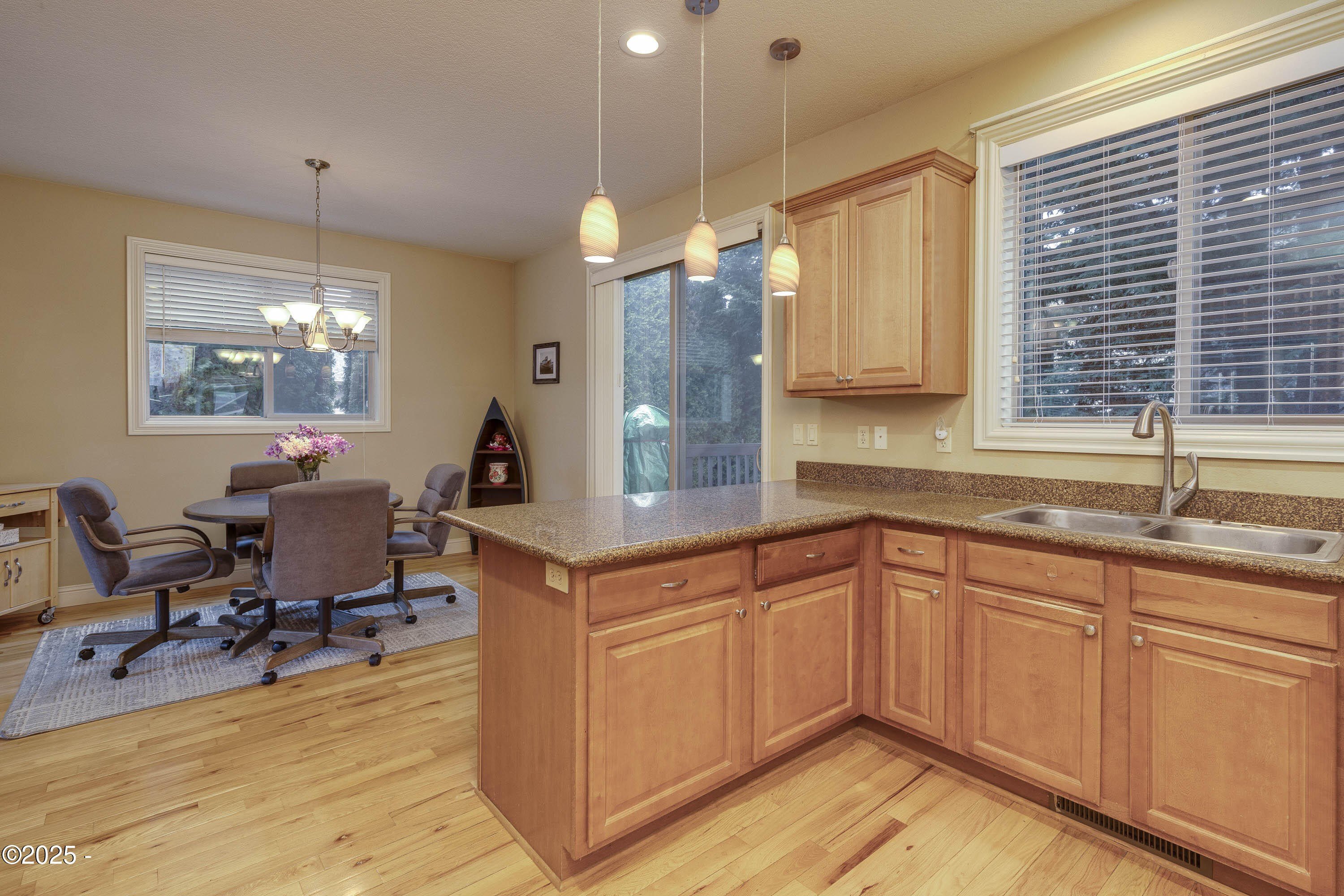 Salem, Oregon, 97306, United States, 4 Bedrooms Bedrooms, ,3 BathroomsBathrooms,Residential,For Sale,1739114