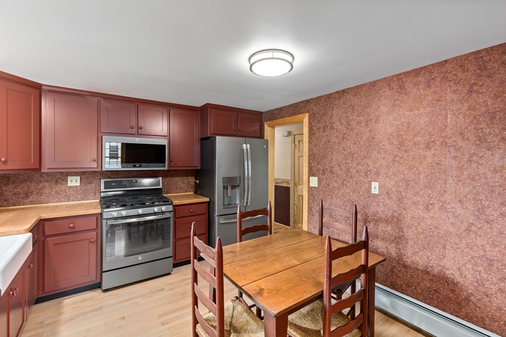 Brockton, Massachusetts, 02301, United States, 3 Bedrooms Bedrooms, ,2 BathroomsBathrooms,Residential,For Sale,1920767