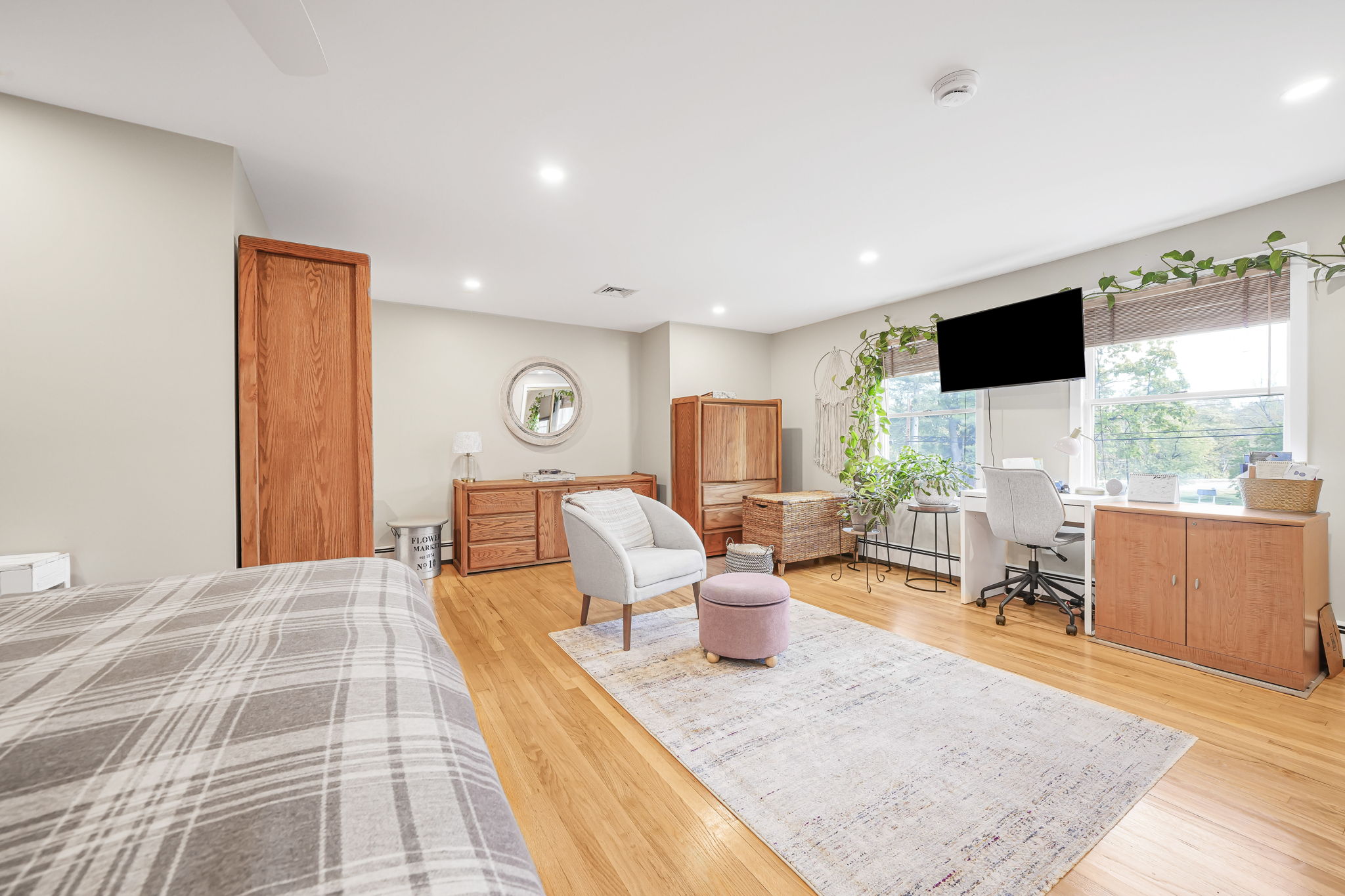 Lincoln Park, New Jersey, 07035, United States, 6 Bedrooms Bedrooms, ,4 BathroomsBathrooms,Residential,For Sale,1986151