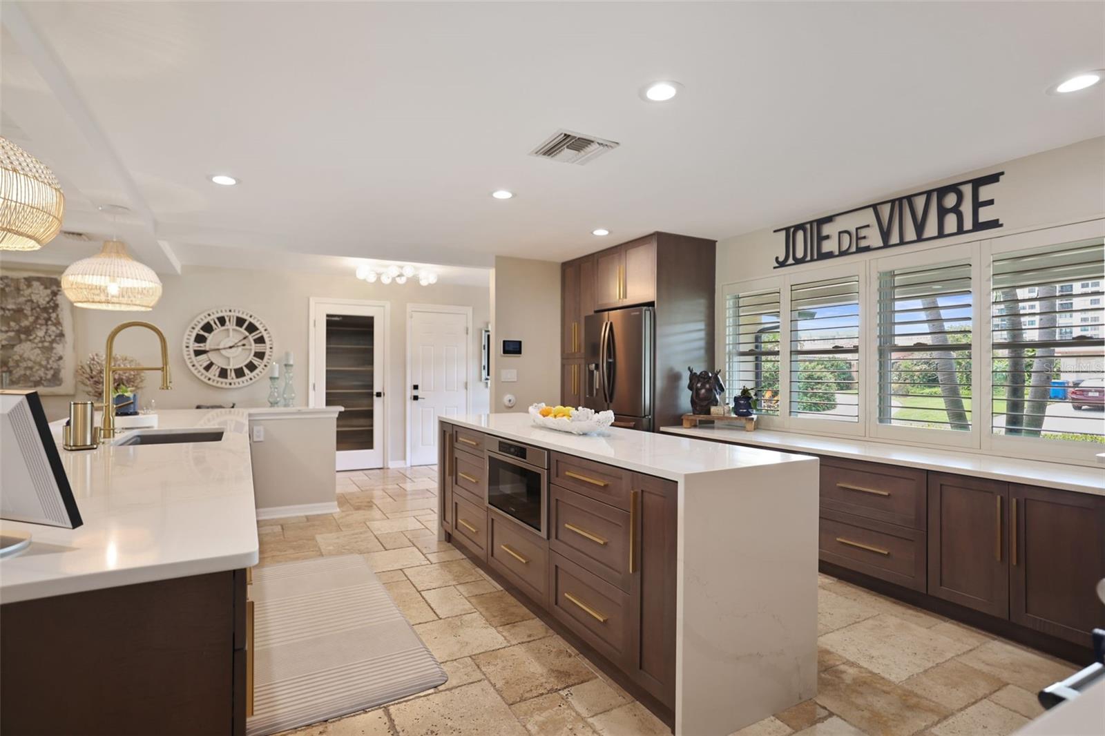 St. Petersburg, Florida, 33707, United States, 3 Bedrooms Bedrooms, ,2 BathroomsBathrooms,Residential,For Sale,1978831