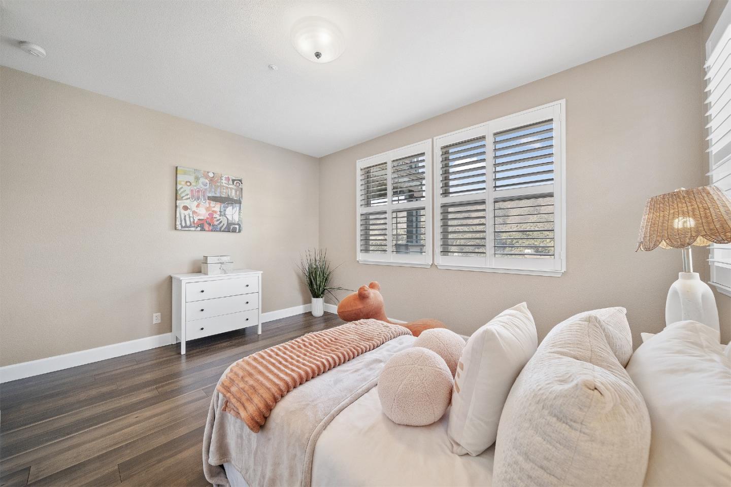 Brisbane, California, 94005, United States, 5 Bedrooms Bedrooms, ,3 BathroomsBathrooms,Residential,For Sale,1940536
