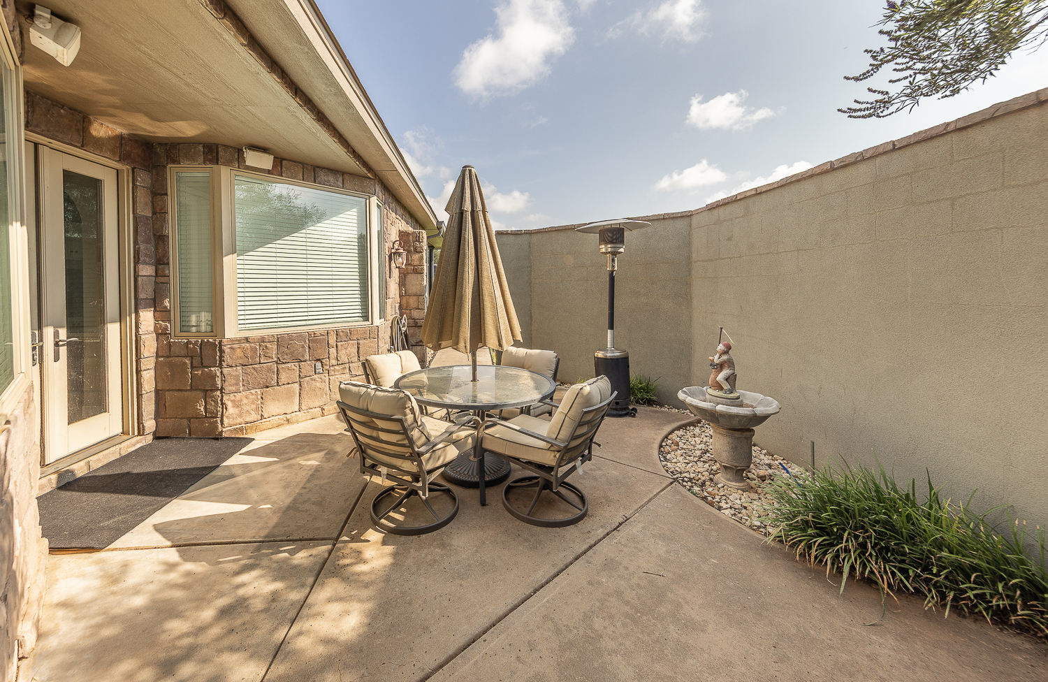 Lubbock, Texas, 79424, United States, 4 Bedrooms Bedrooms, ,4 BathroomsBathrooms,Residential,For Sale,1901178