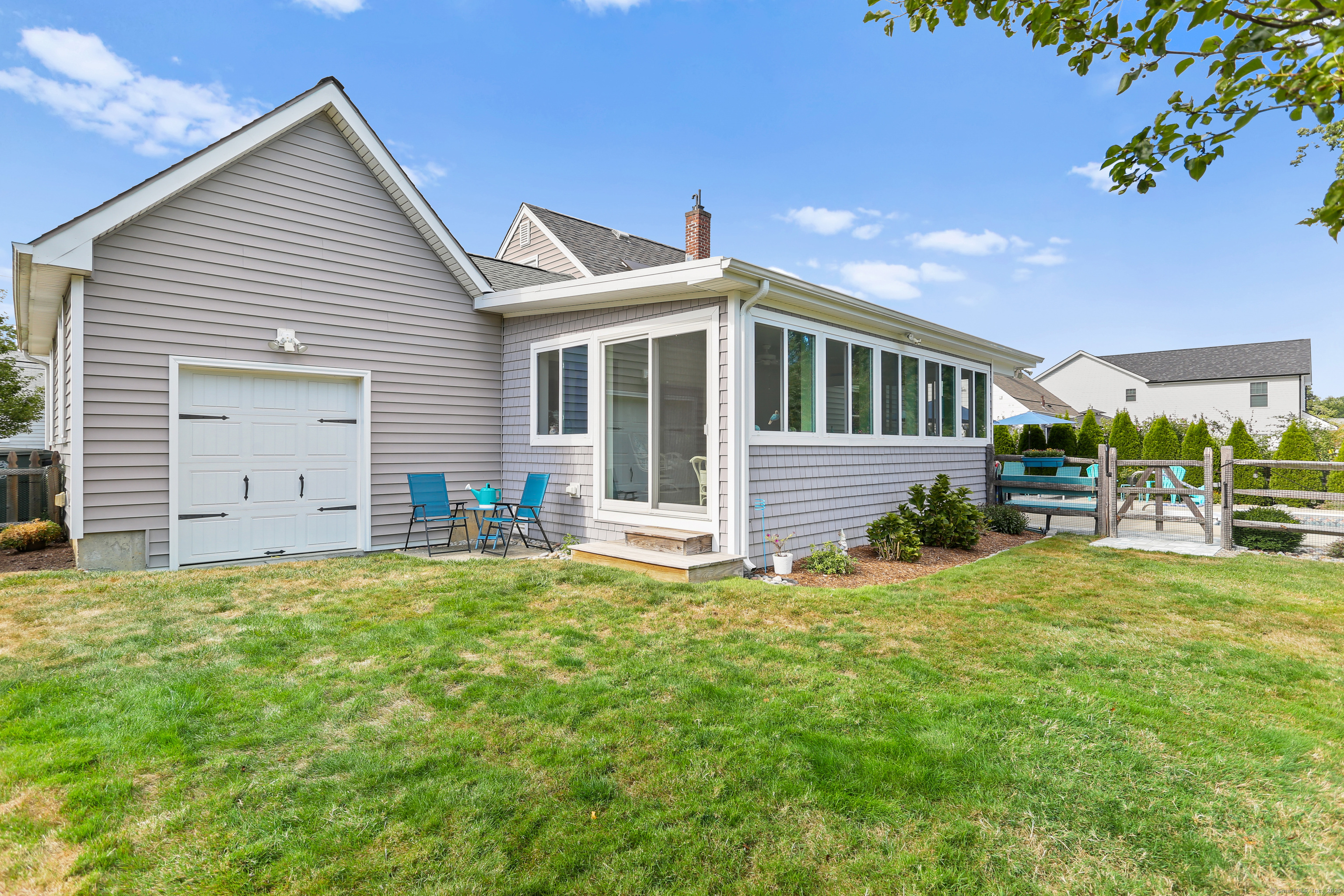Milford, Connecticut, 06460, United States, 3 Bedrooms Bedrooms, ,2 BathroomsBathrooms,Residential,For Sale,1933050