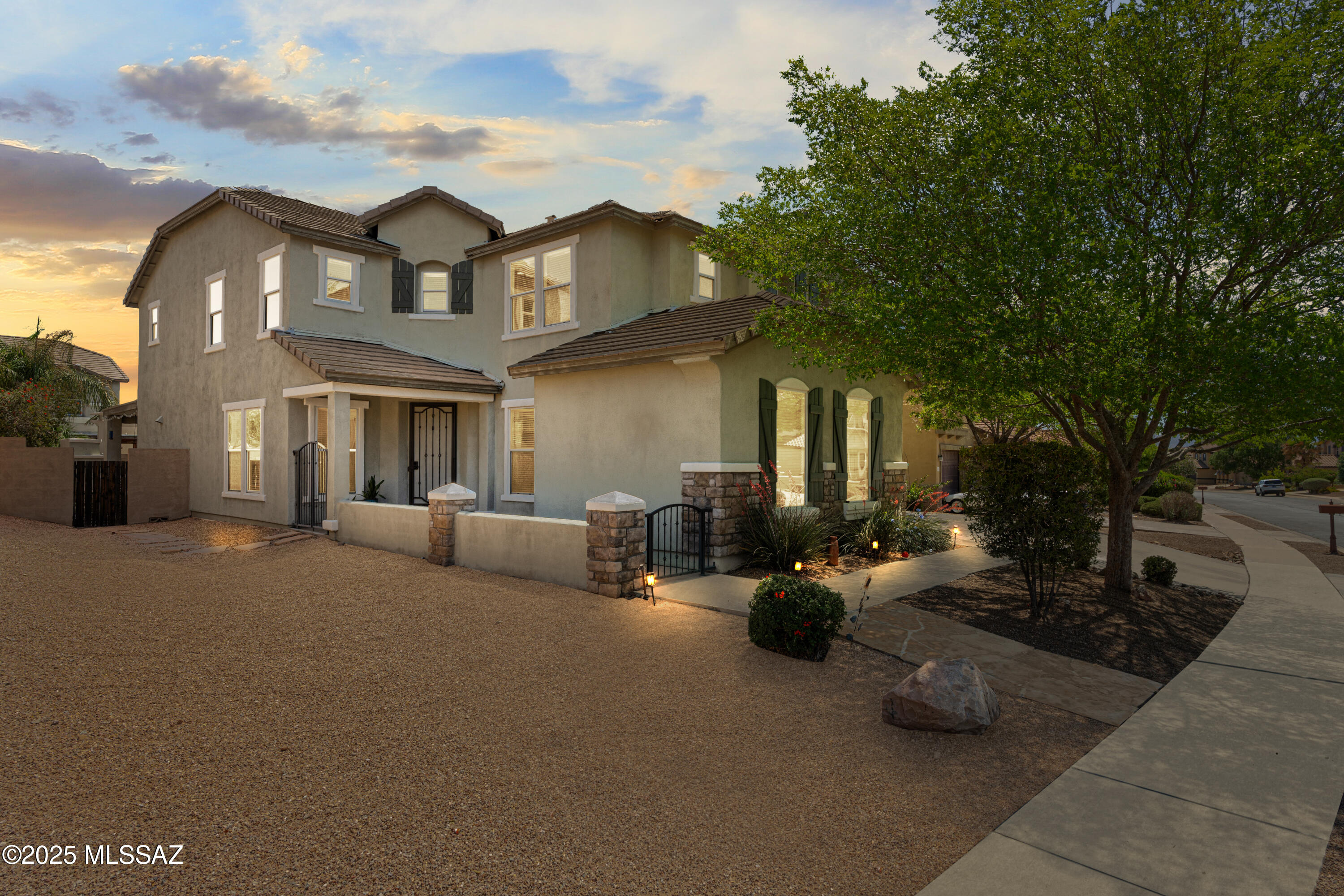 Sahuarita, Arizona, 85629, United States, 4 Bedrooms Bedrooms, ,3 BathroomsBathrooms,Residential,For Sale,1827979
