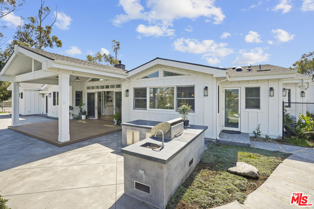 Malibu, California, 90265, United States, 5 Bedrooms Bedrooms, ,5 BathroomsBathrooms,Residential,For Sale,1762119