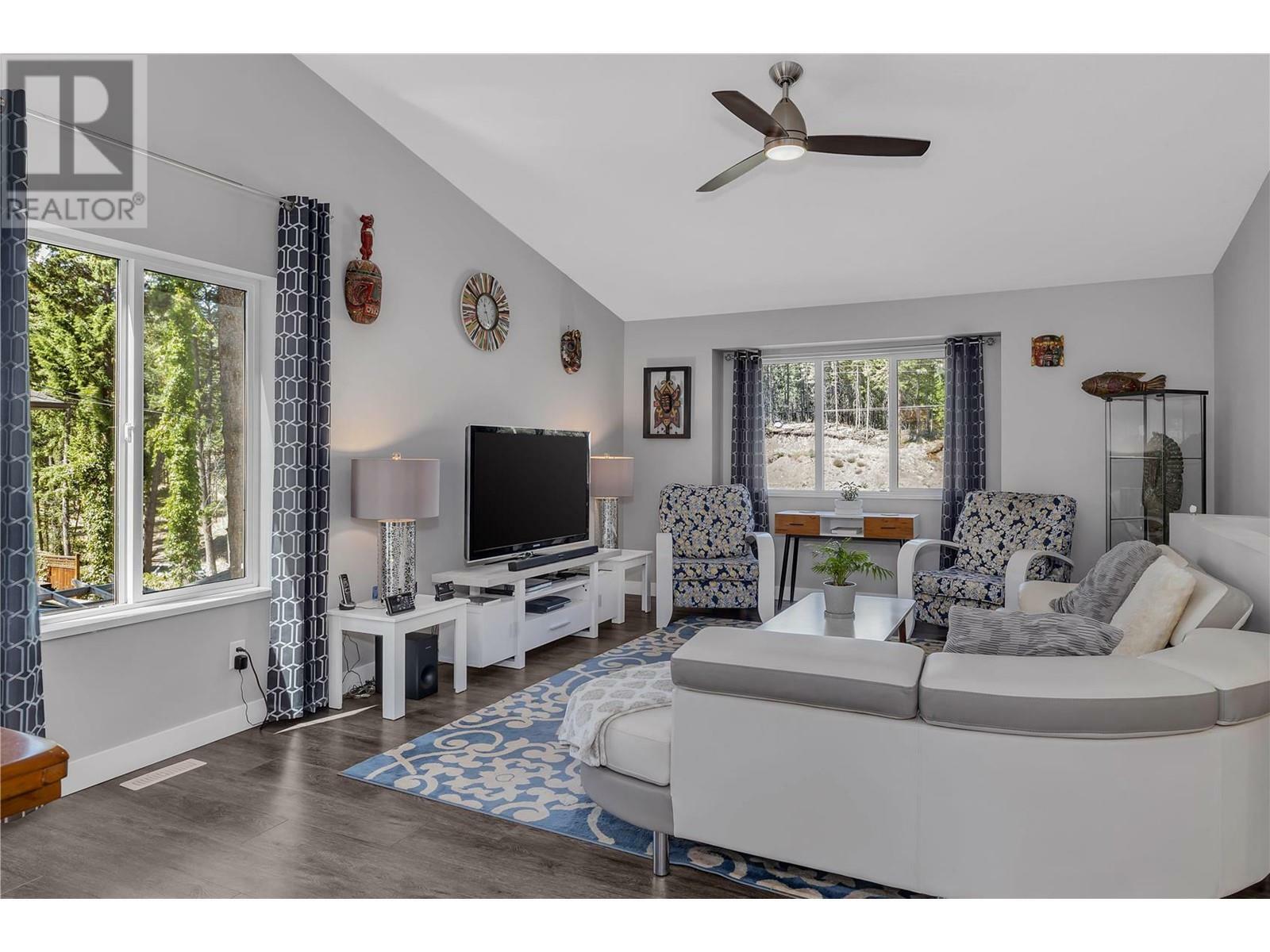 KELOWNA, British Columbia, V1Z 3W6, CA, 5 Bedrooms Bedrooms, ,3 BathroomsBathrooms,Residential,For Sale,1838987